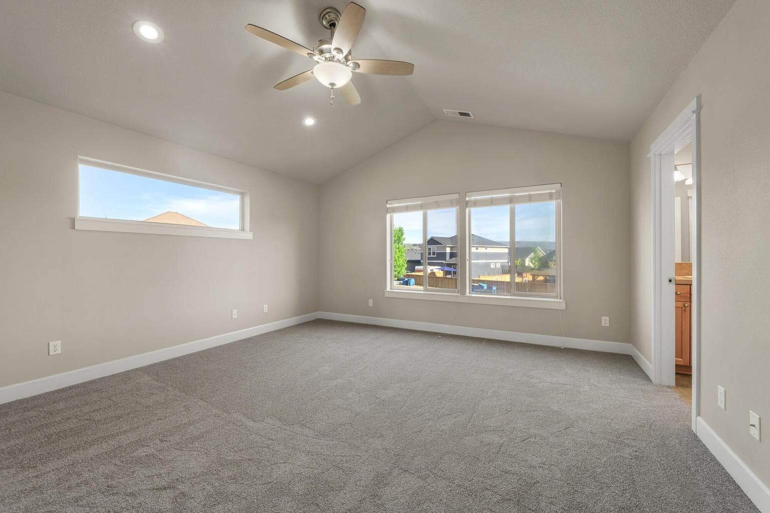 Photo of 1402 NE Hudspeth Road 15 of 36