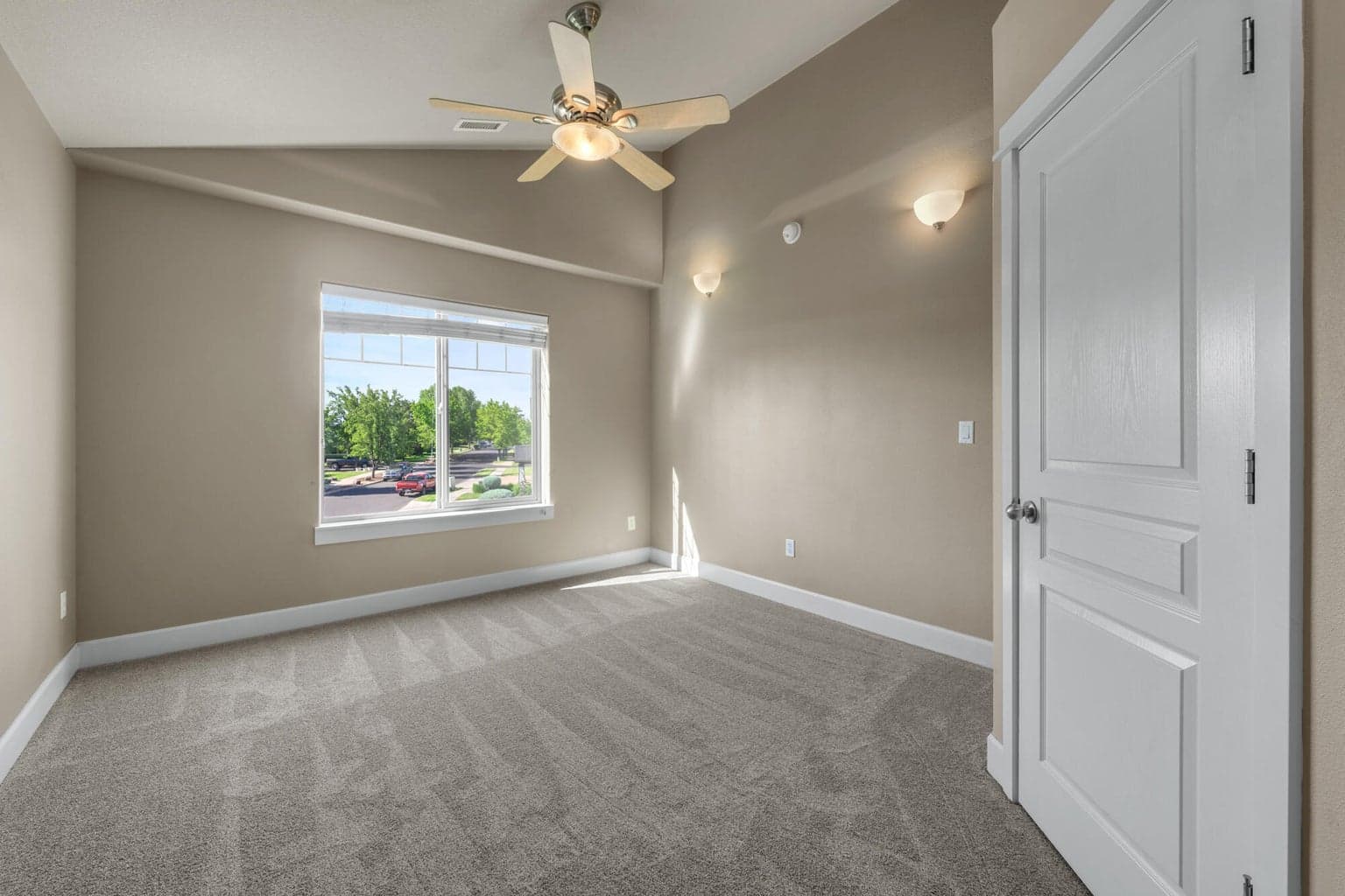 Photo of 1402 NE Hudspeth Road 21 of 36