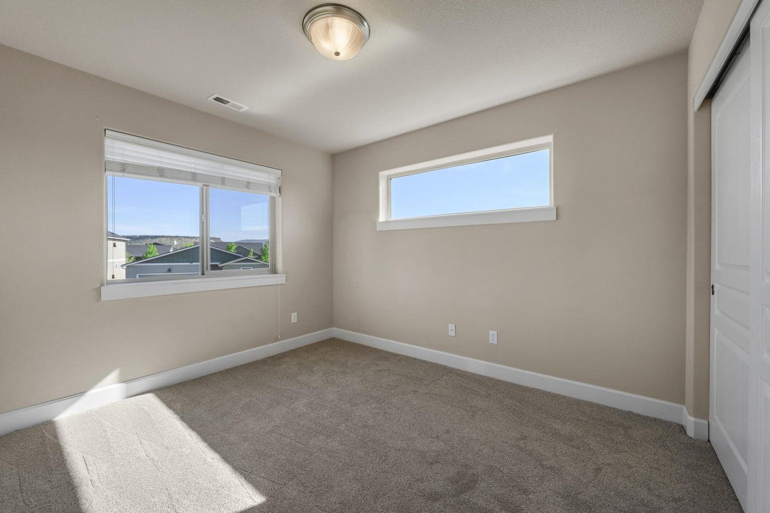 Photo of 1402 NE Hudspeth Road 24 of 36