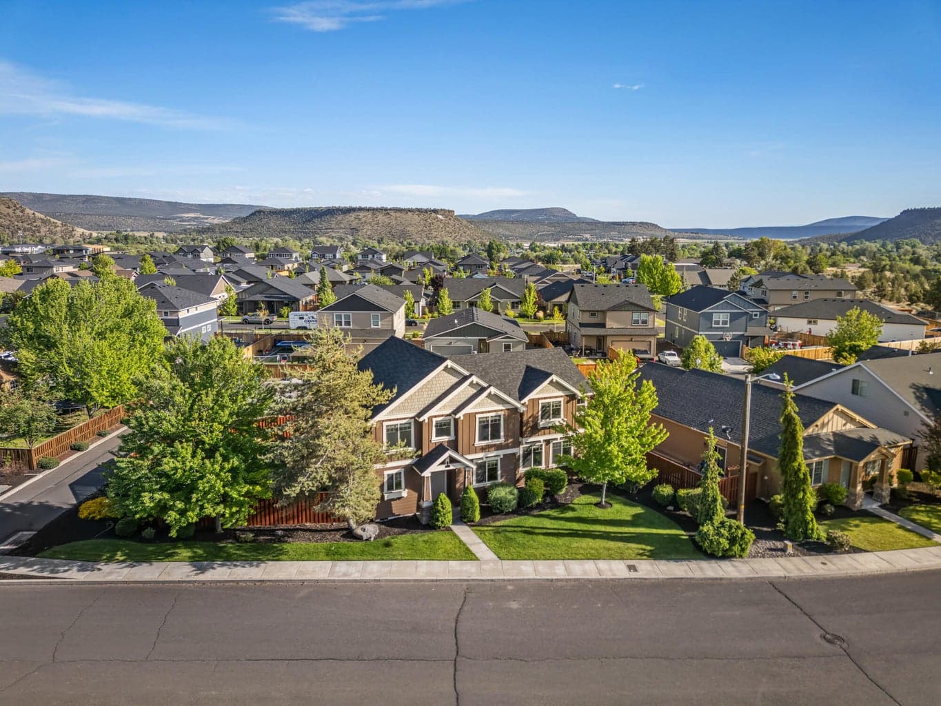 Photo of 1402 Hudspeth 2 of 36