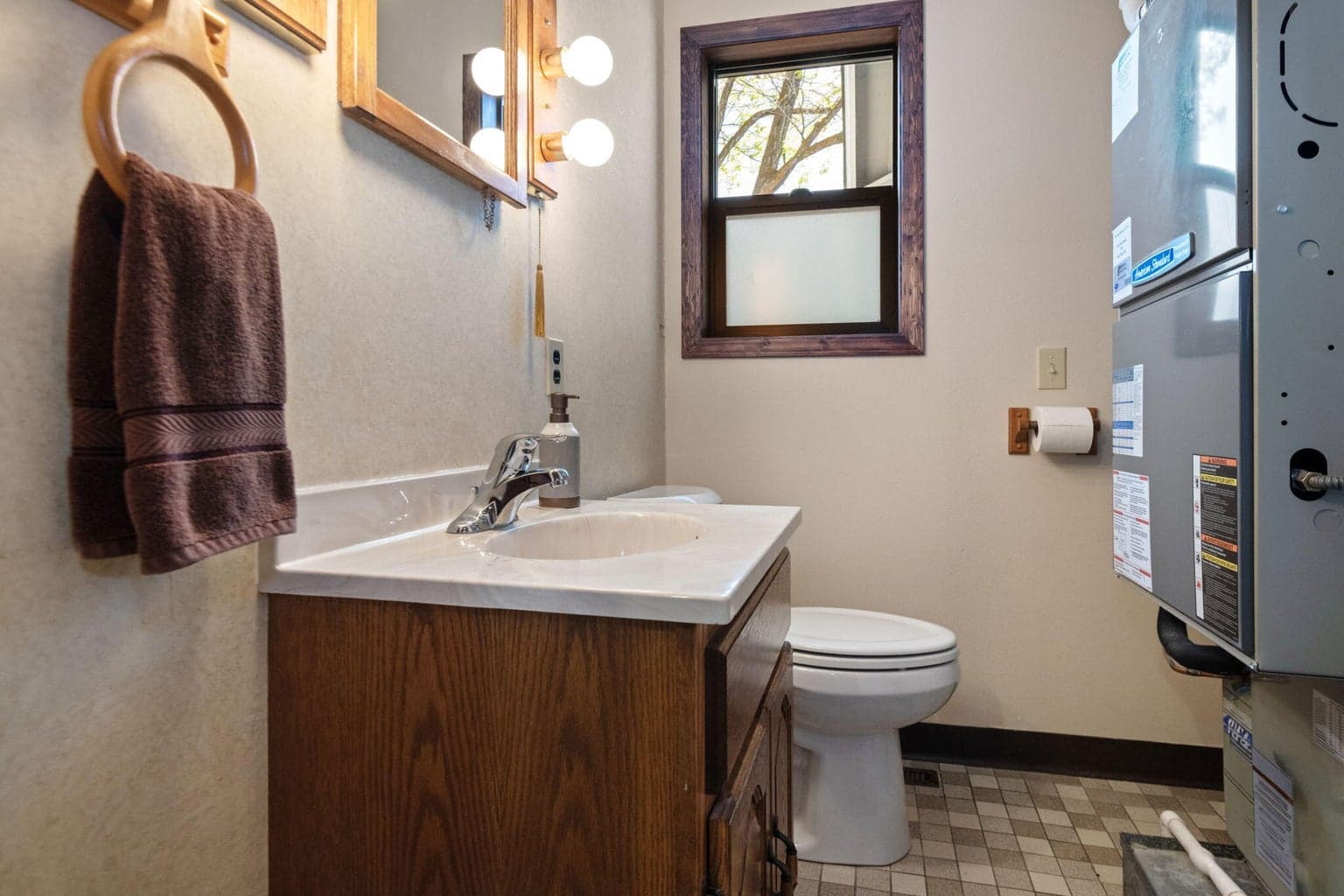 Photo of 2514 NE Division Street 11 of 22