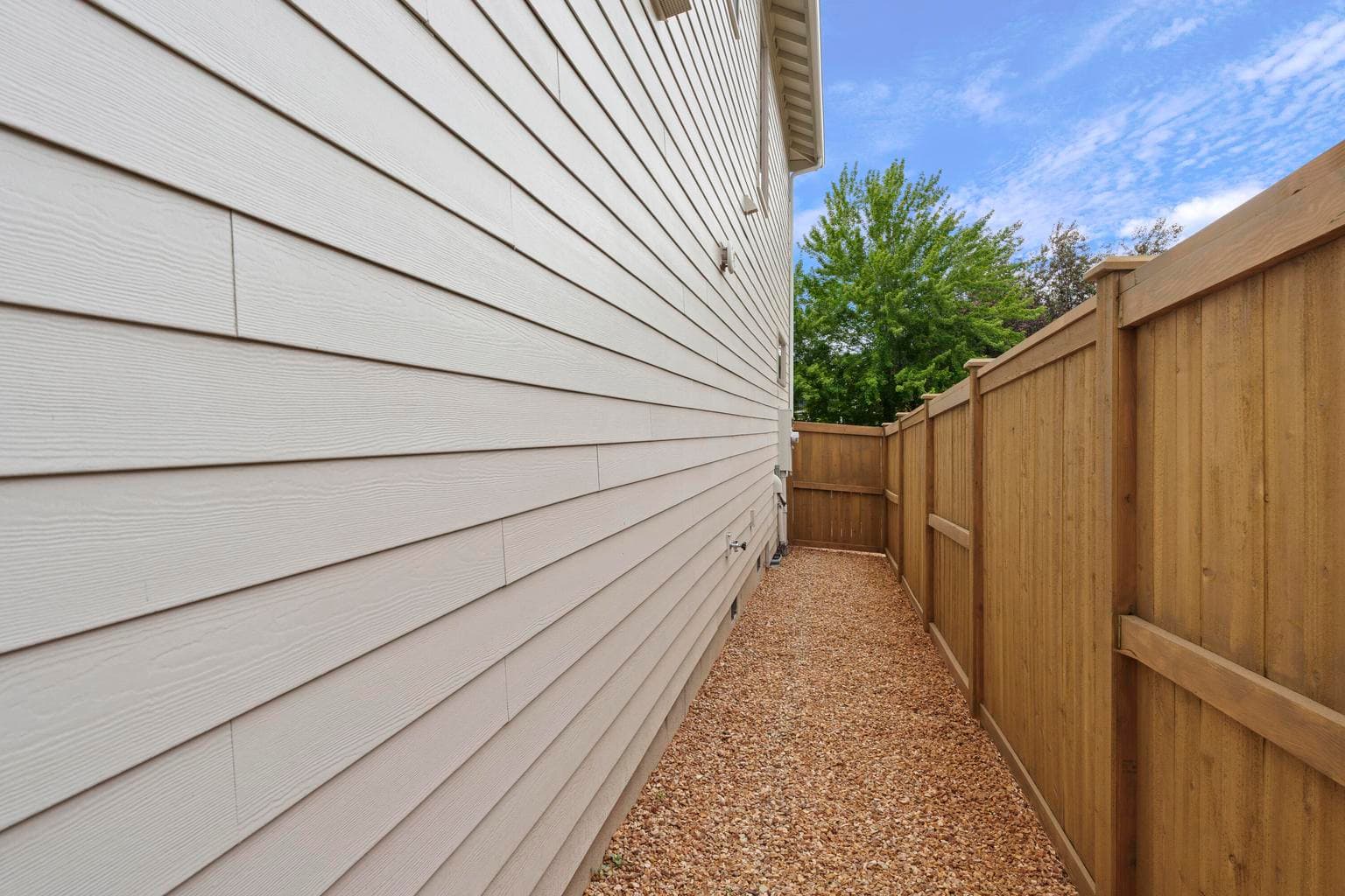 Photo of 2793 NE Rainier Drive 6 of 44