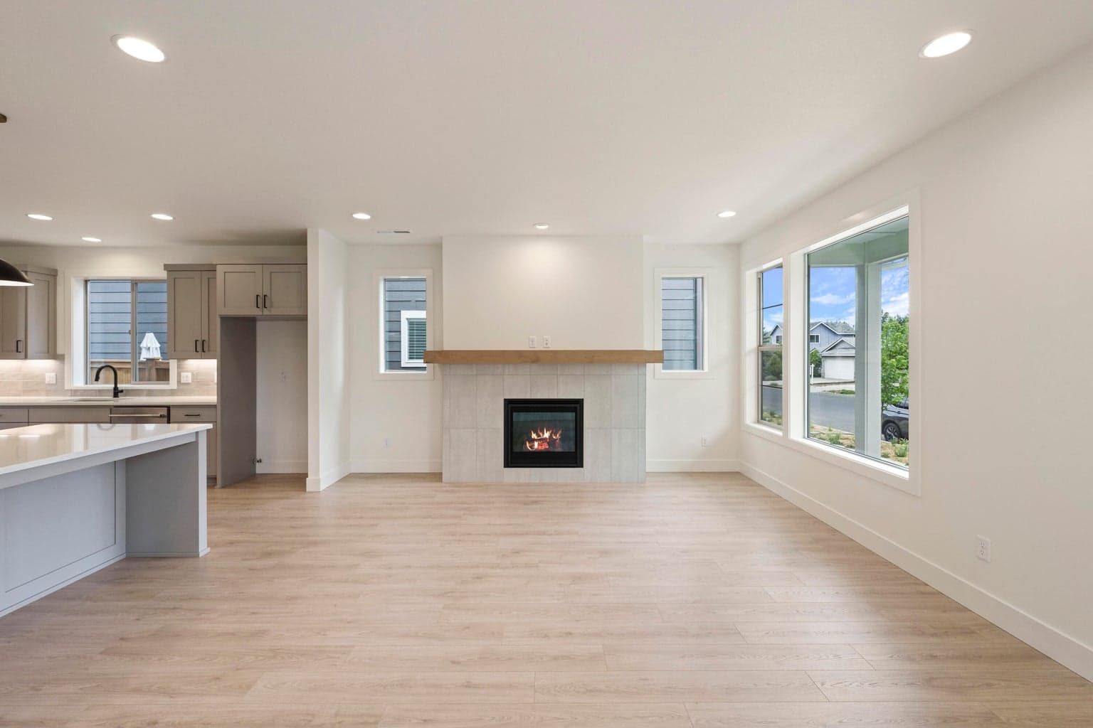 Photo of 2793 NE Rainier Drive 12 of 44