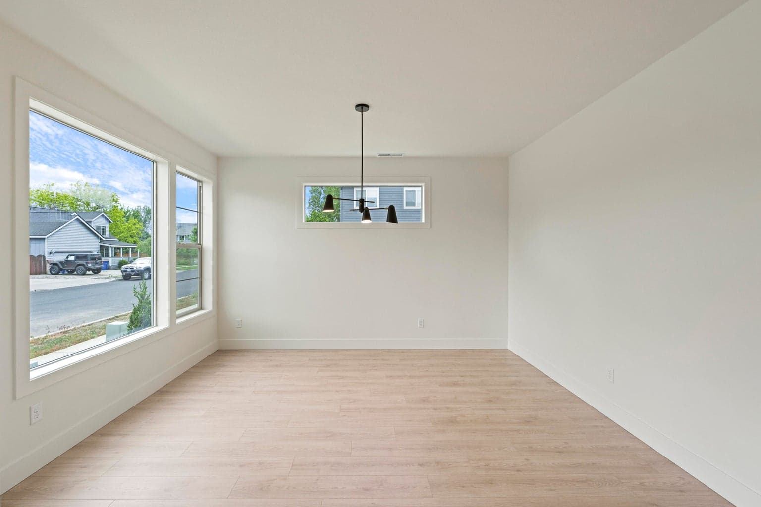 Photo of 2793 NE Rainier Drive 14 of 44