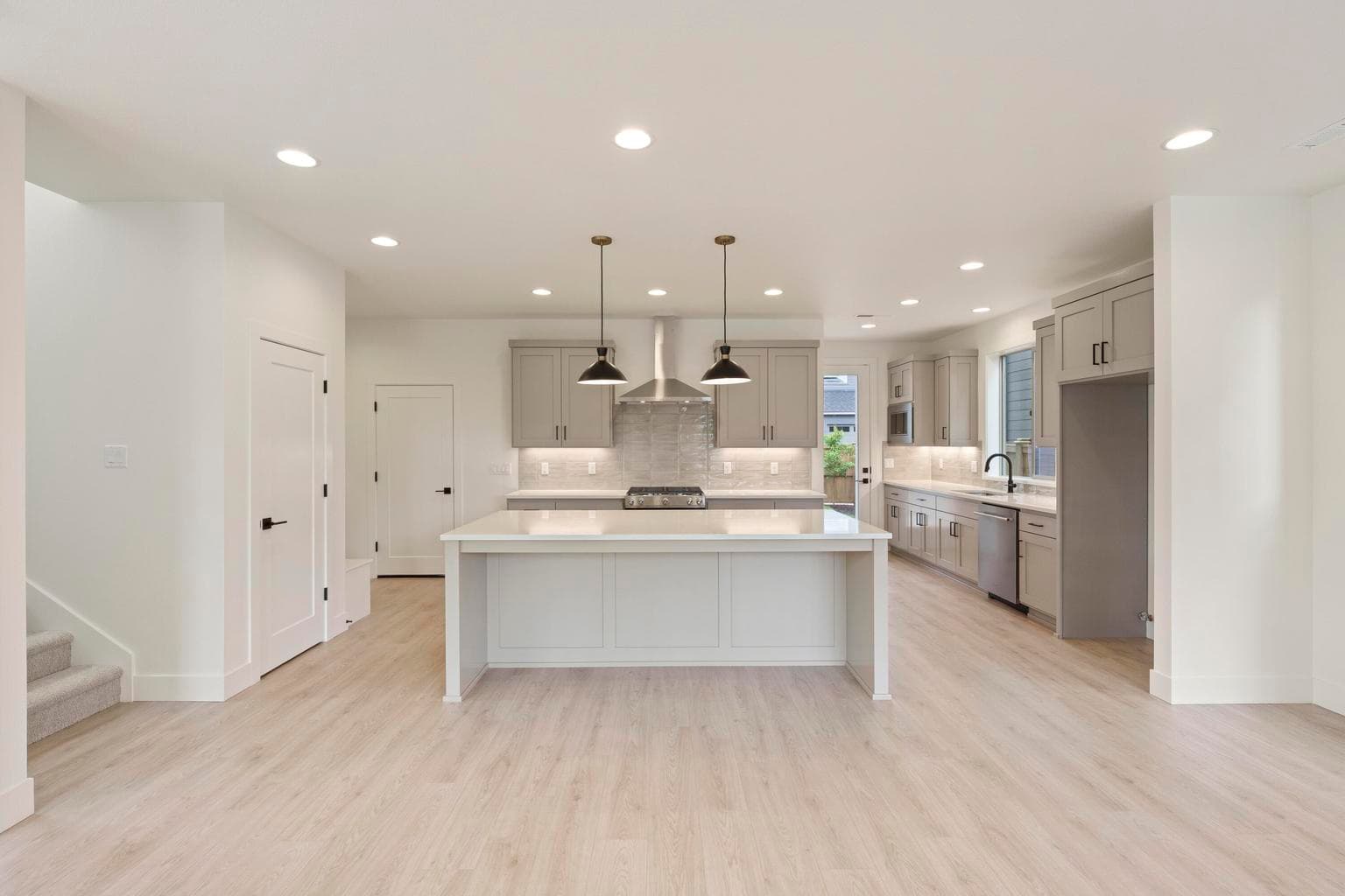 Photo of 2793 NE Rainier Drive 16 of 44