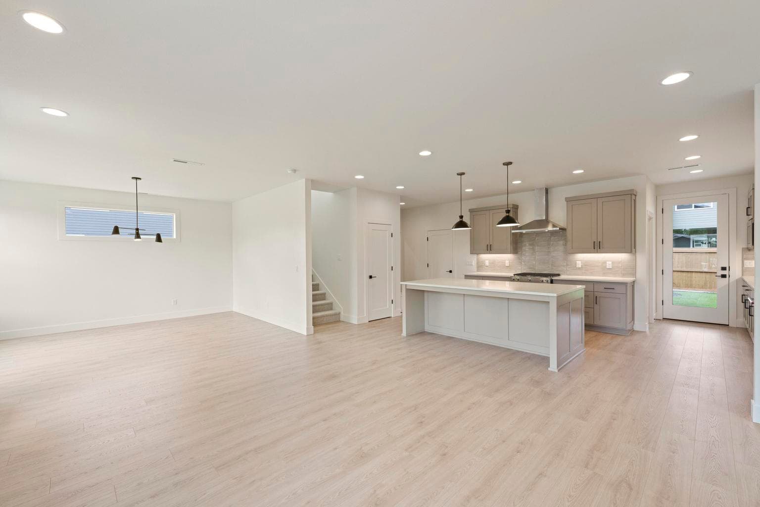 Photo of 2793 NE Rainier Drive 17 of 44