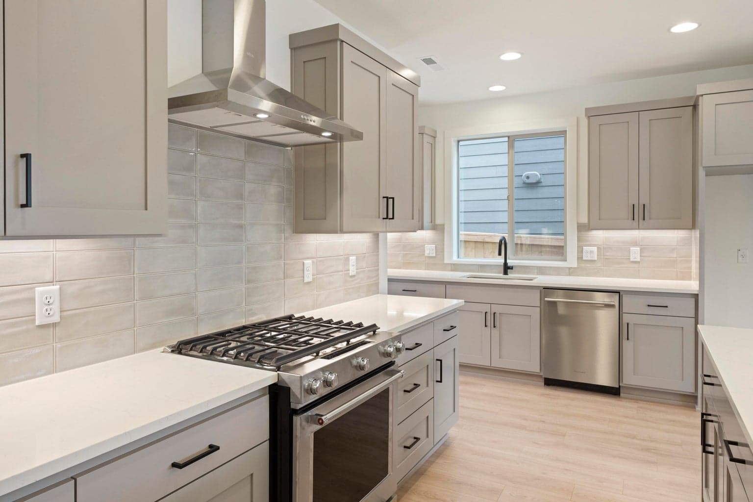 Photo of 2793 NE Rainier Drive 21 of 44