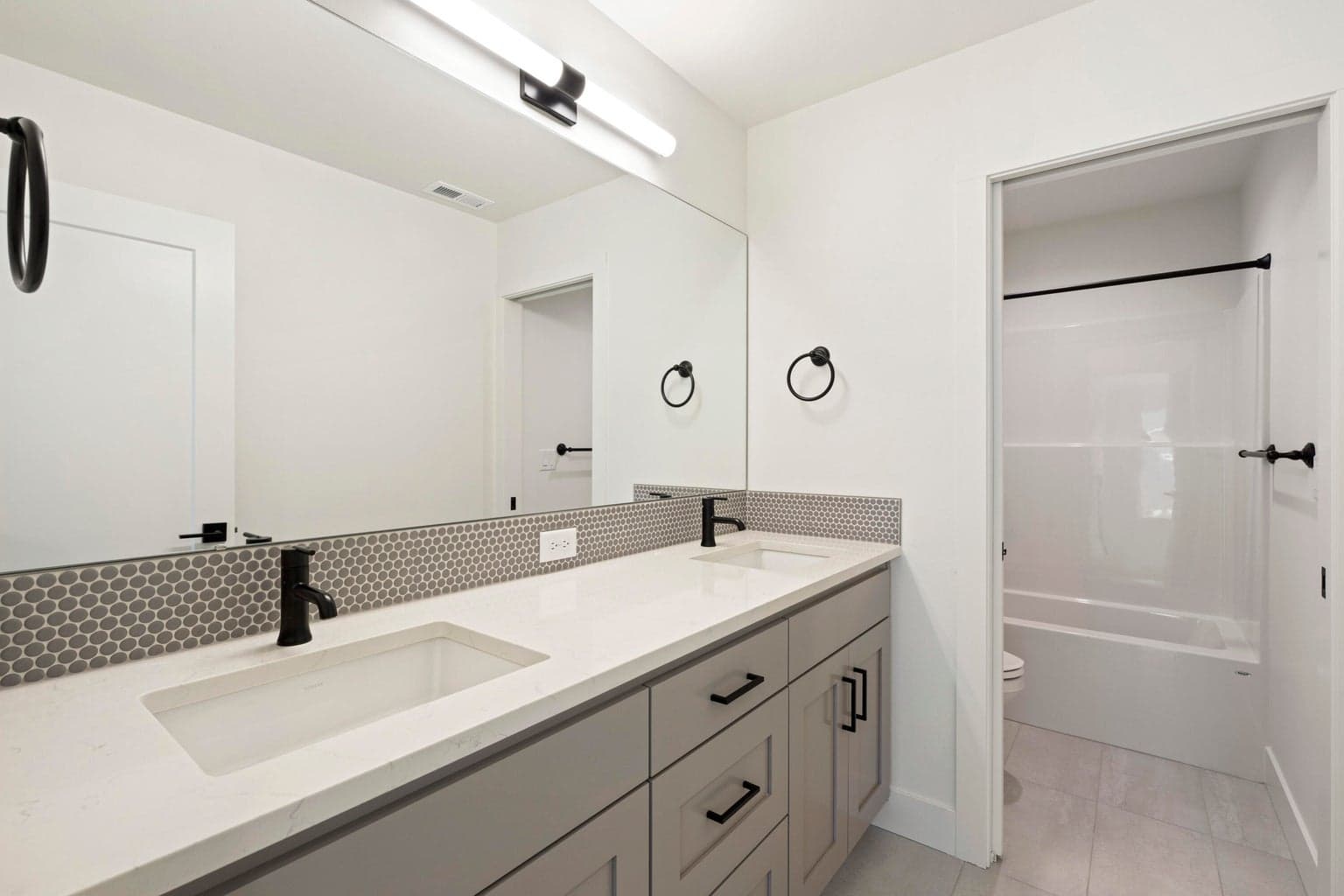 Photo of 2793 NE Rainier Drive 32 of 44