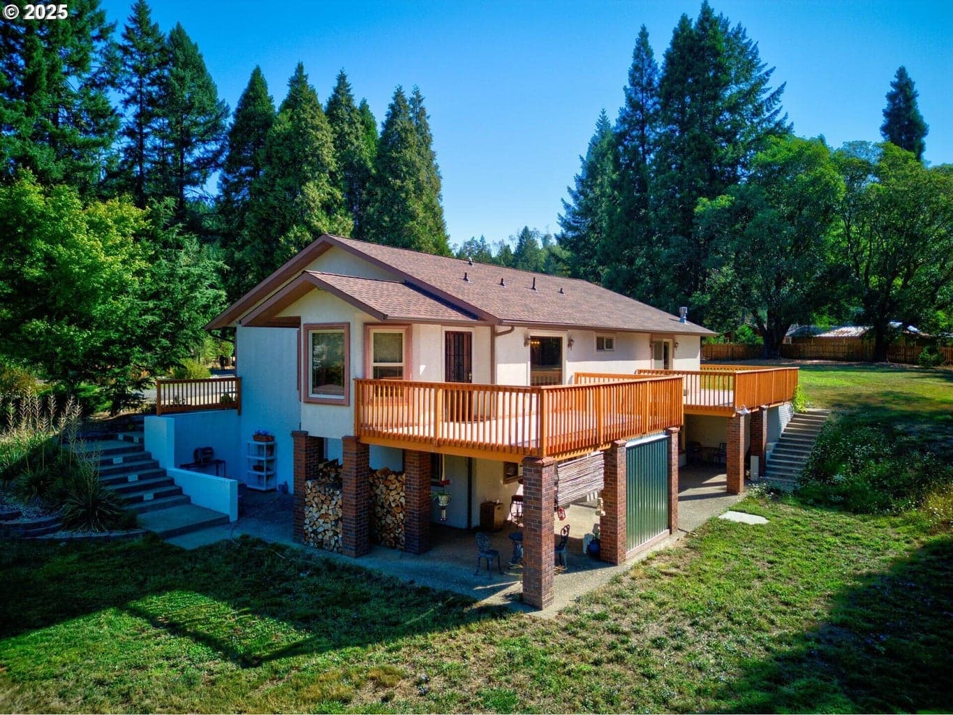 Photo of 913 Starveout Creek 4 of 27