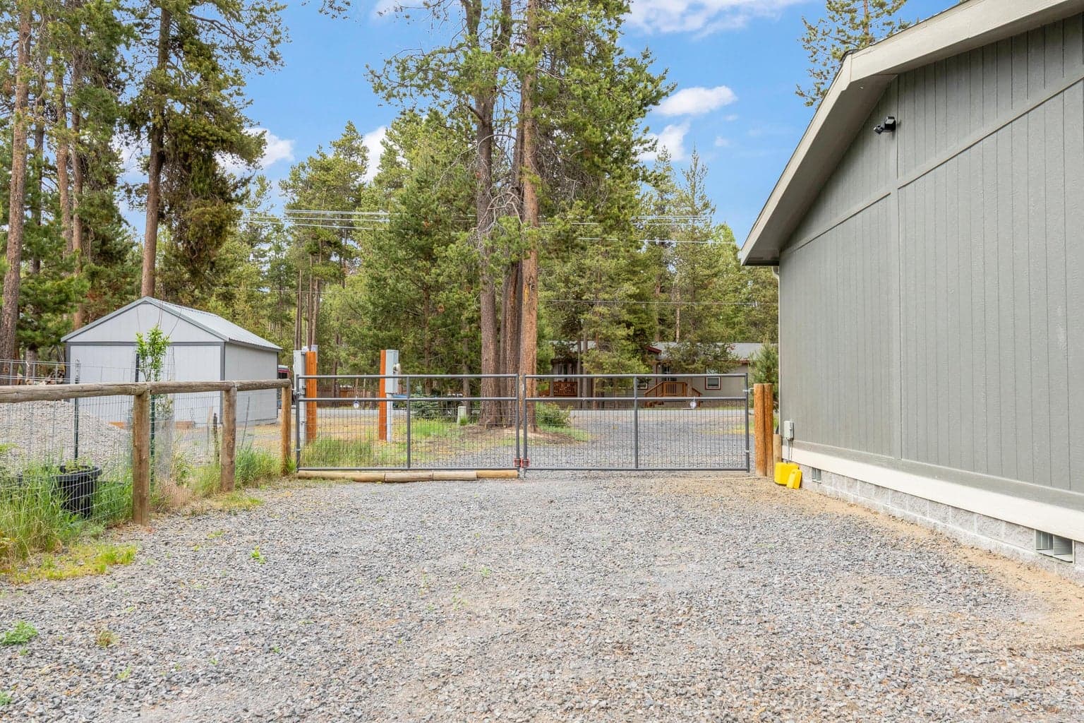 Plenty of space for an RV, Boat, or Trailer to park!