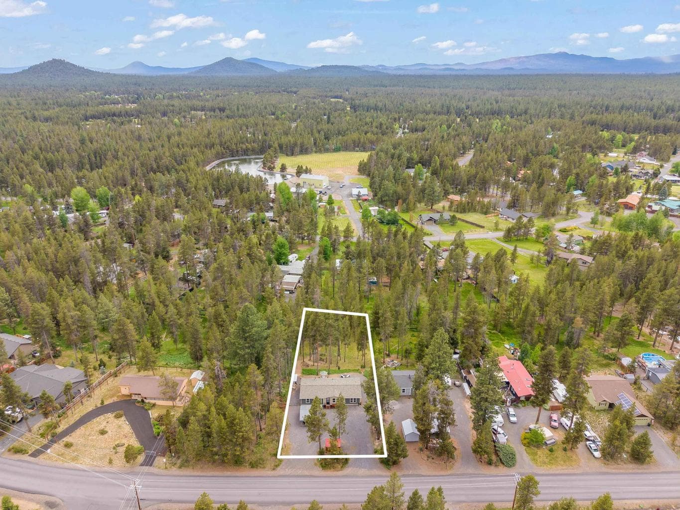 Enjoy Central Oregon on your .49 acre lot!