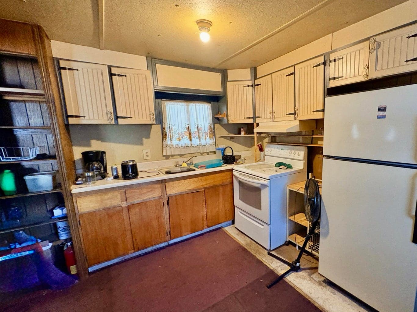 Photo of 16105 Dyke Road 8 of 19