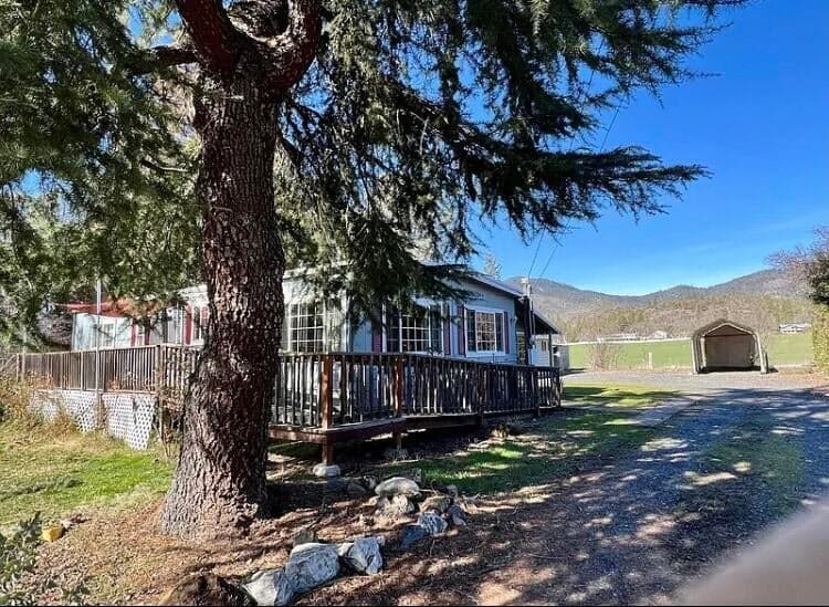 Photo of 8720 Highway 238 2 of 37