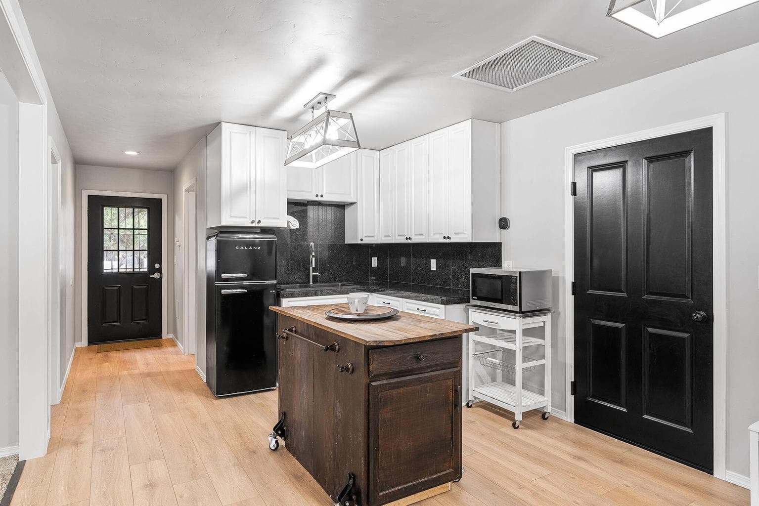 Photo of 61935 Ten Barr Ranch Road 51 of 101