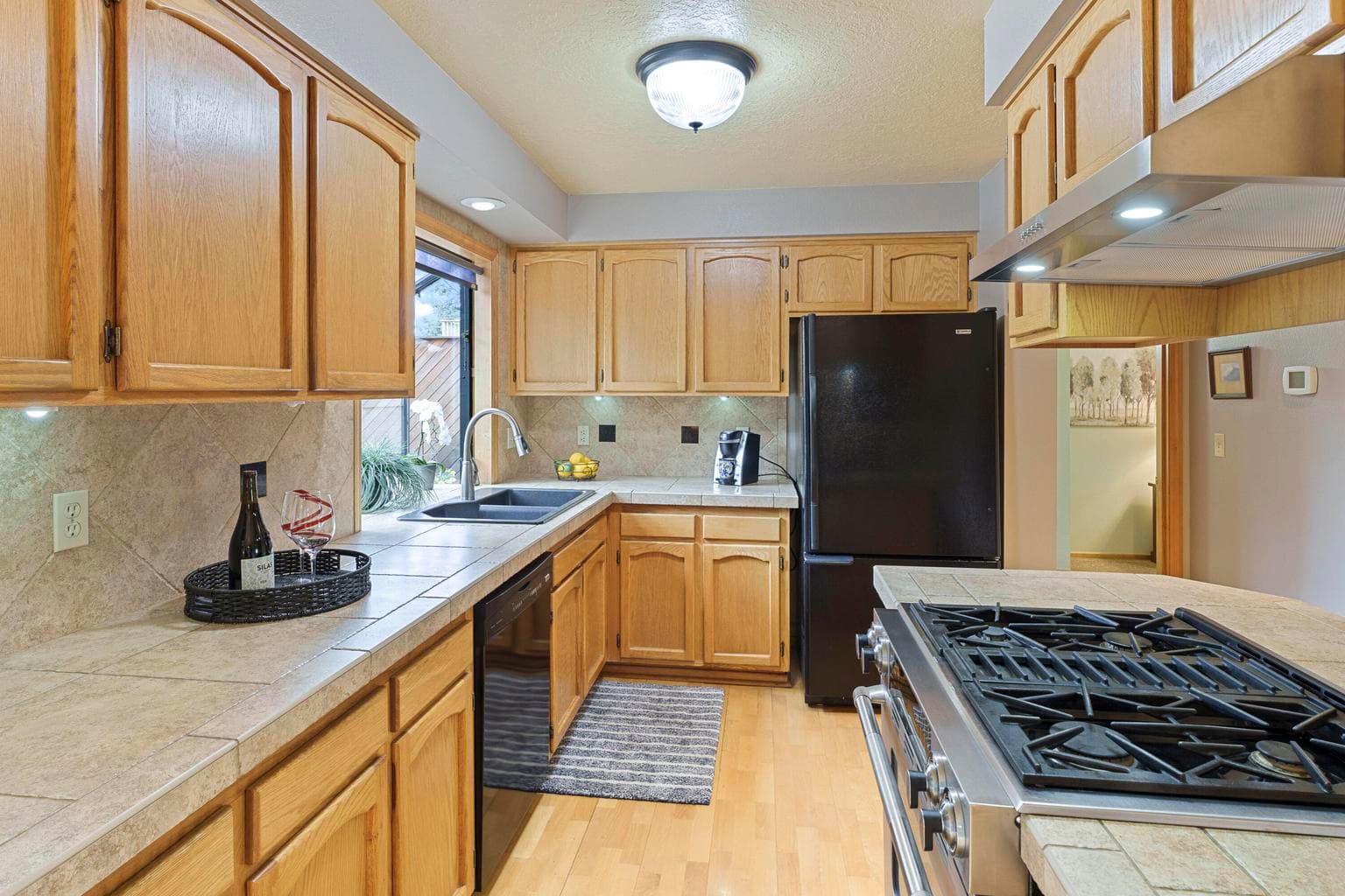 Photo of 1206 NE Paula Drive 8 of 37