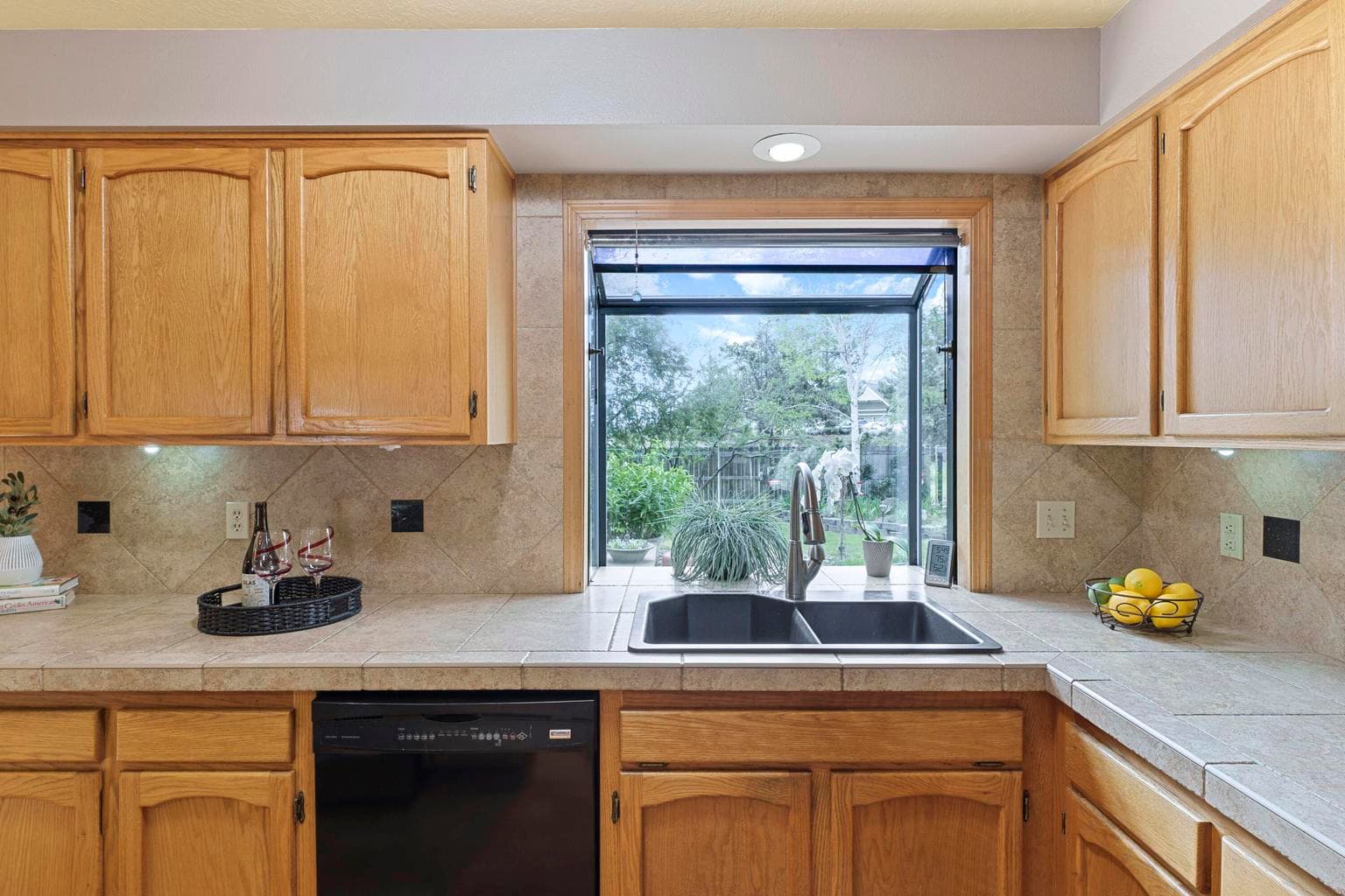 Photo of 1206 NE Paula Drive 9 of 37