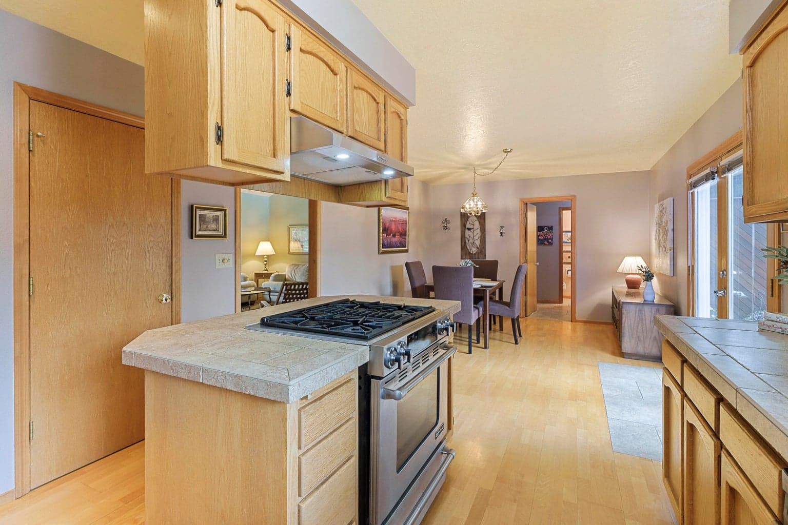Photo of 1206 NE Paula Drive 10 of 37