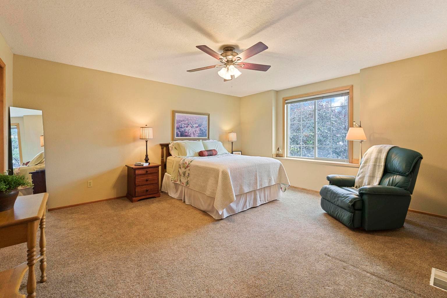 Photo of 1206 NE Paula Drive 19 of 37