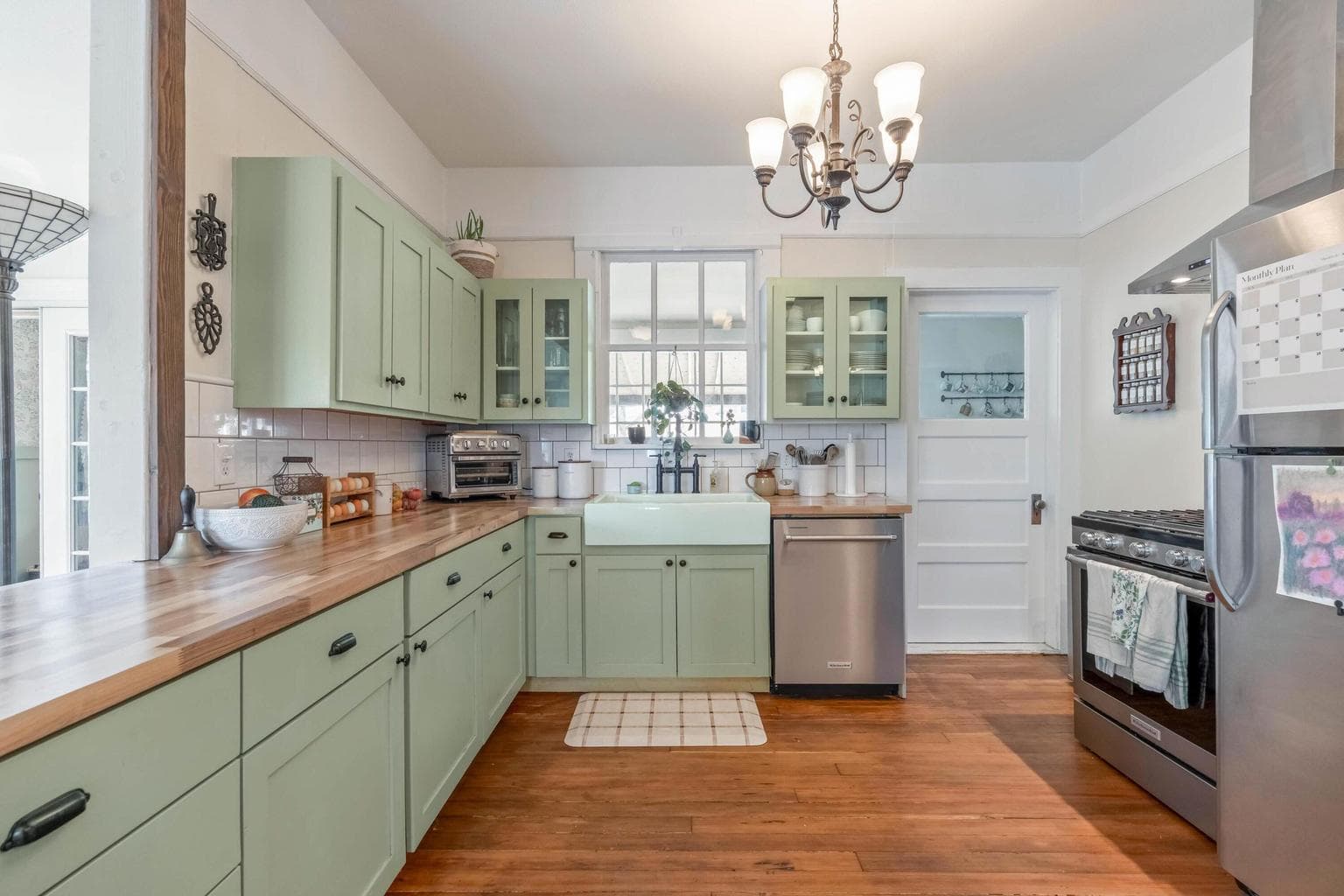 Photo of 496 SW 2nd Street 7 of 36