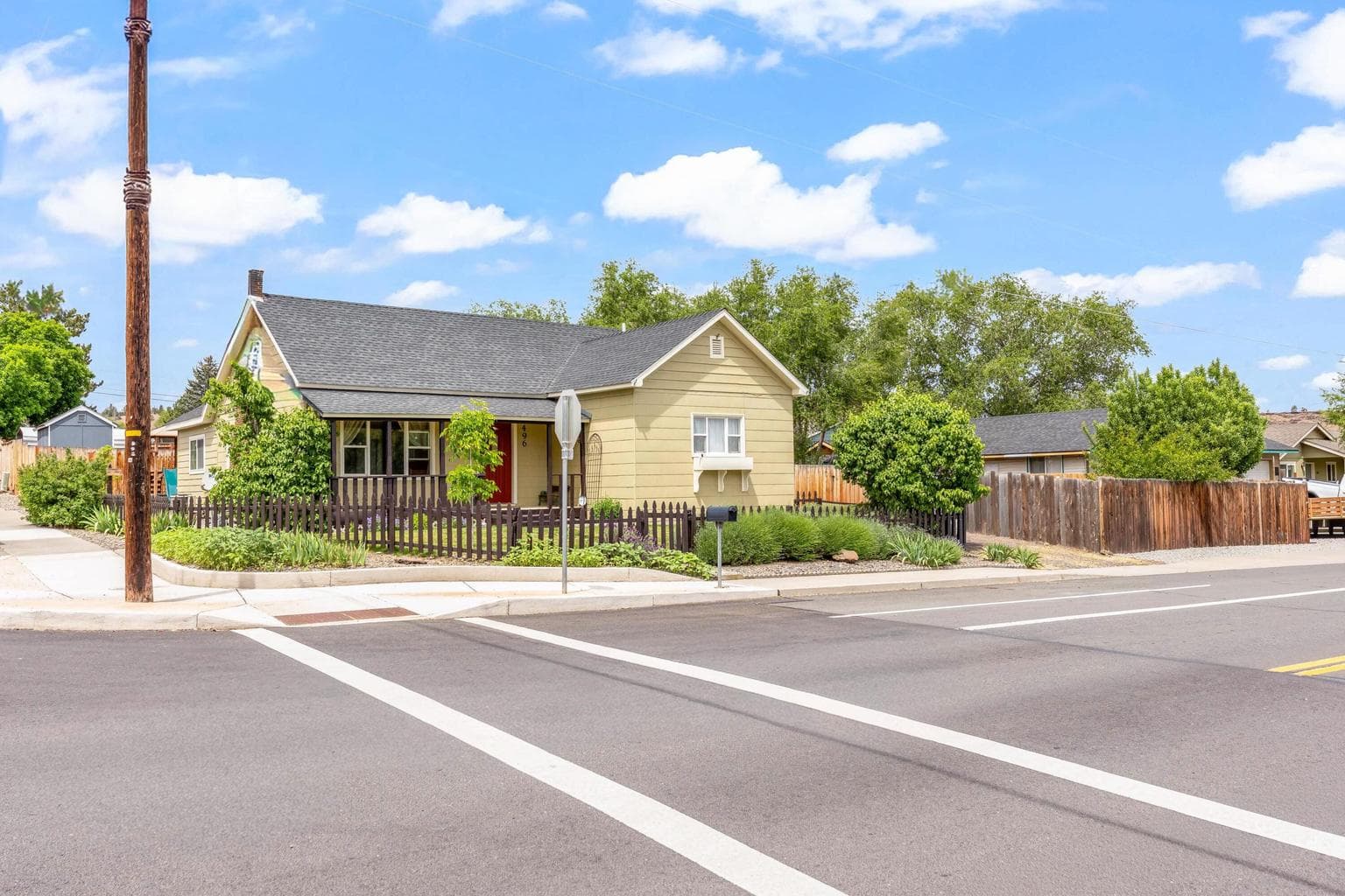 Photo of 496 SW 2nd Street 34 of 36