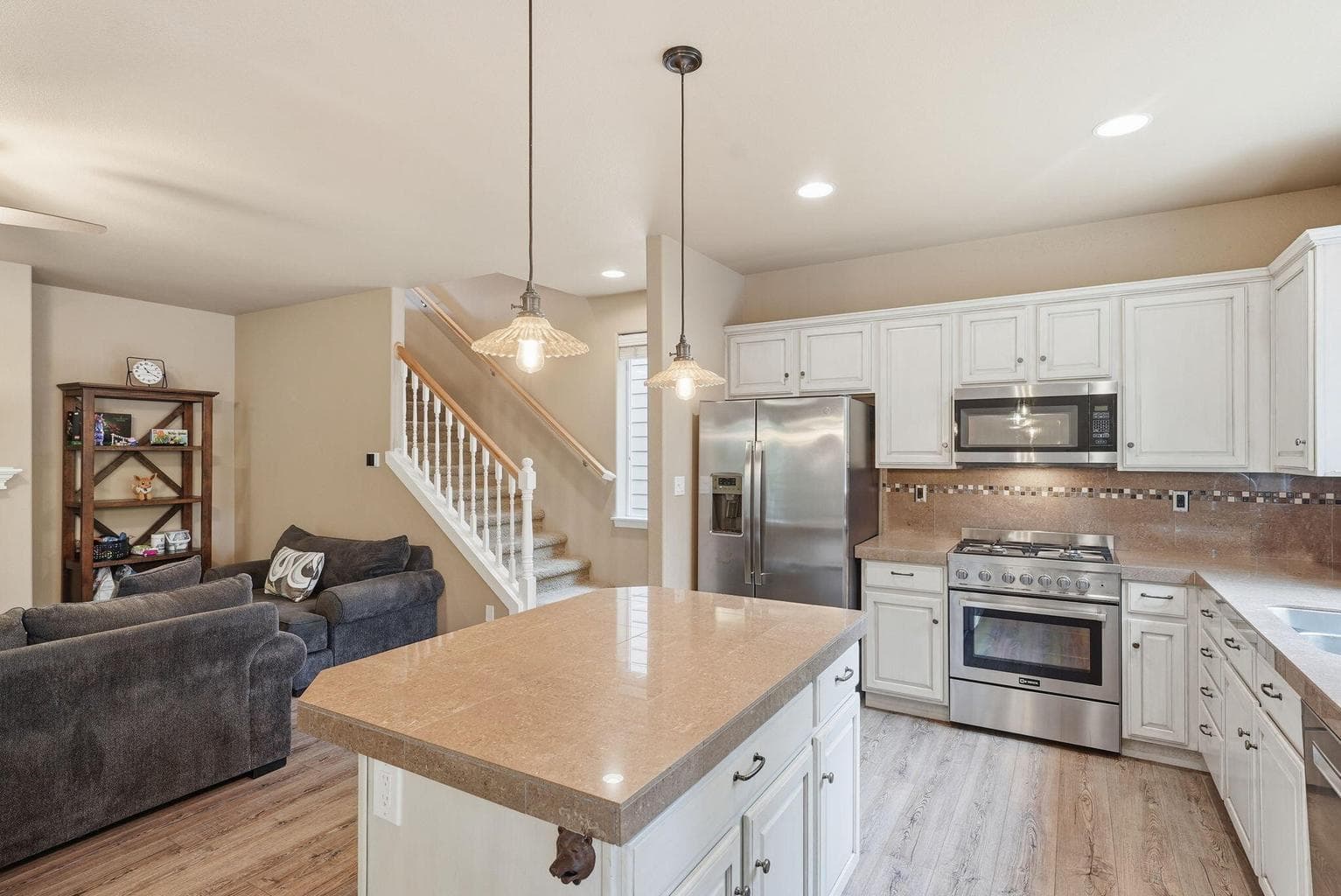 Photo of 61302 Huckleberry Place 13 of 44