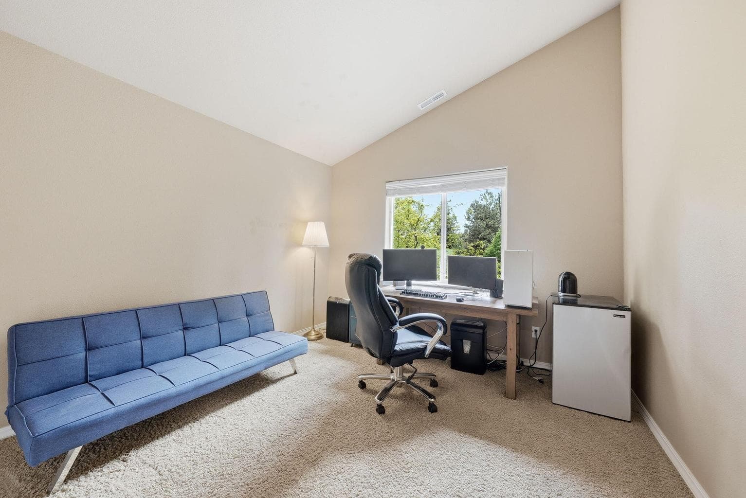 Photo of 61302 Huckleberry Place 25 of 44