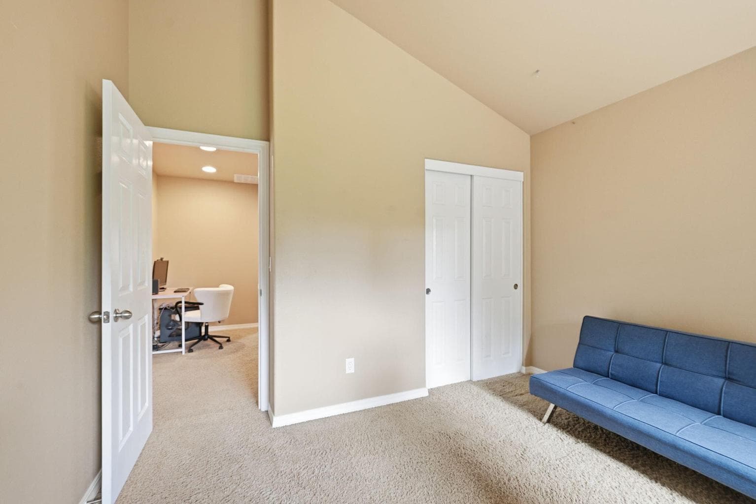 Photo of 61302 Huckleberry Place 26 of 44