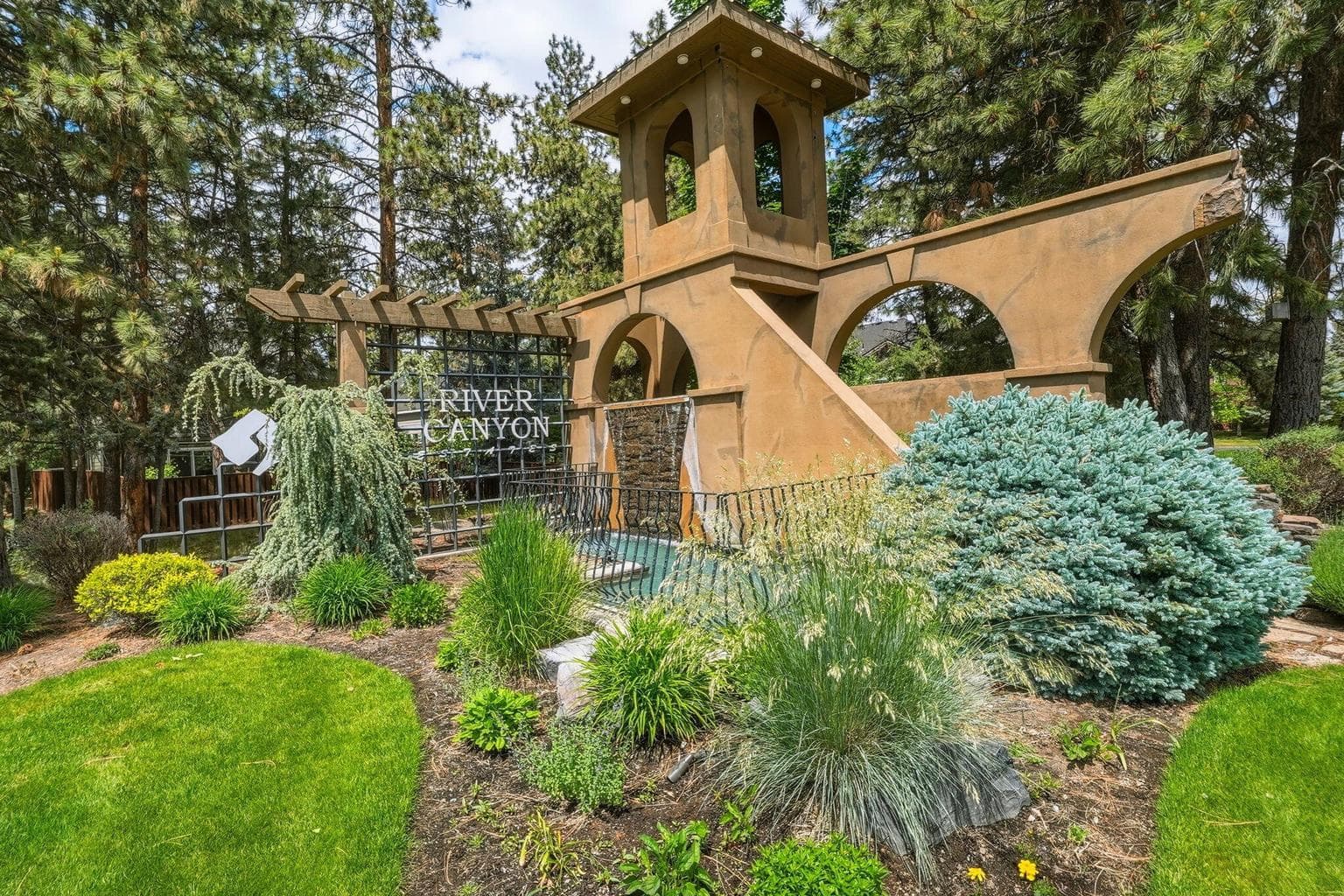 Photo of 61302 Huckleberry Place 40 of 44
