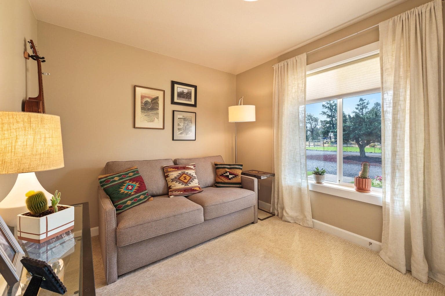 Guest bedroom 1