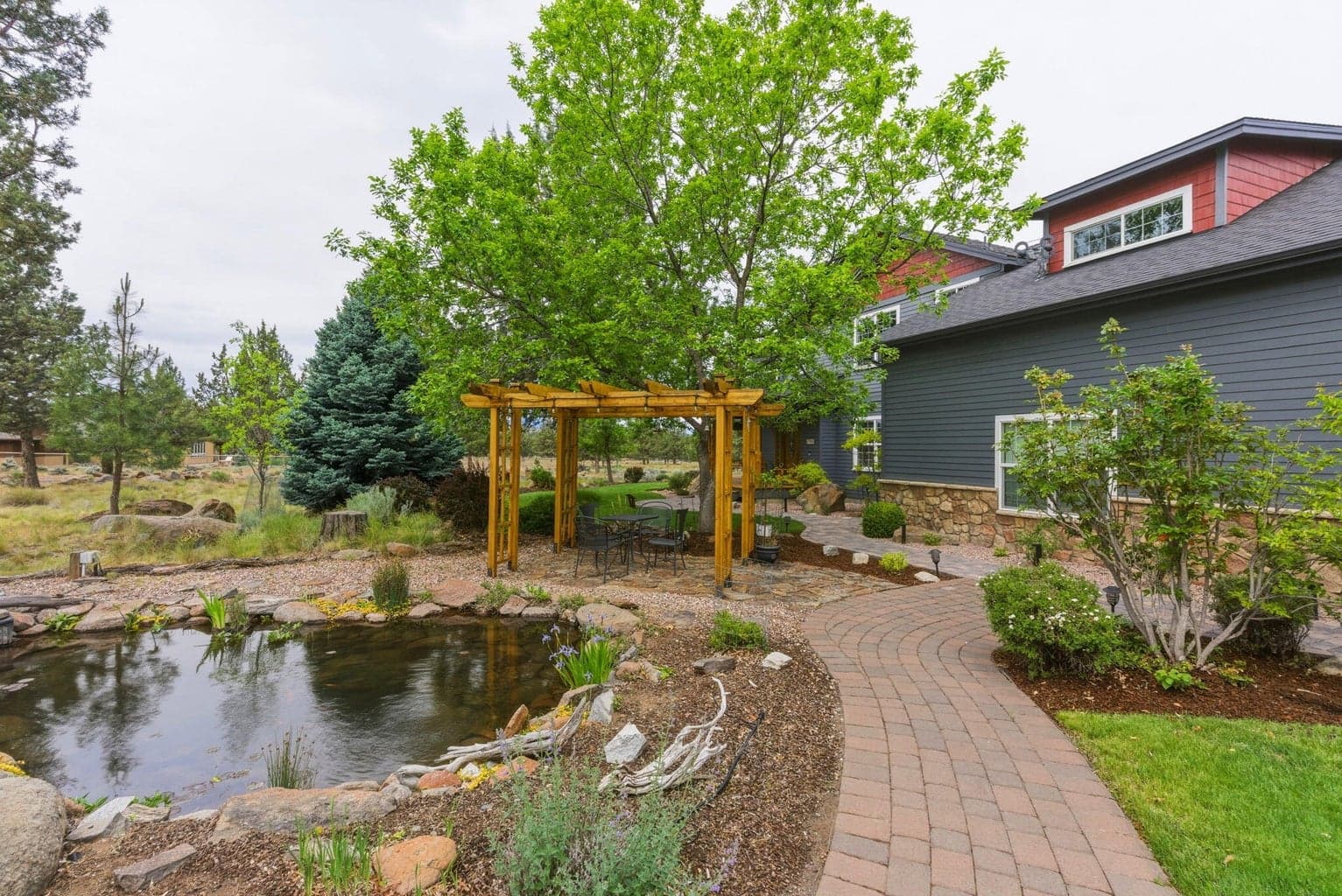17584 Mountain View