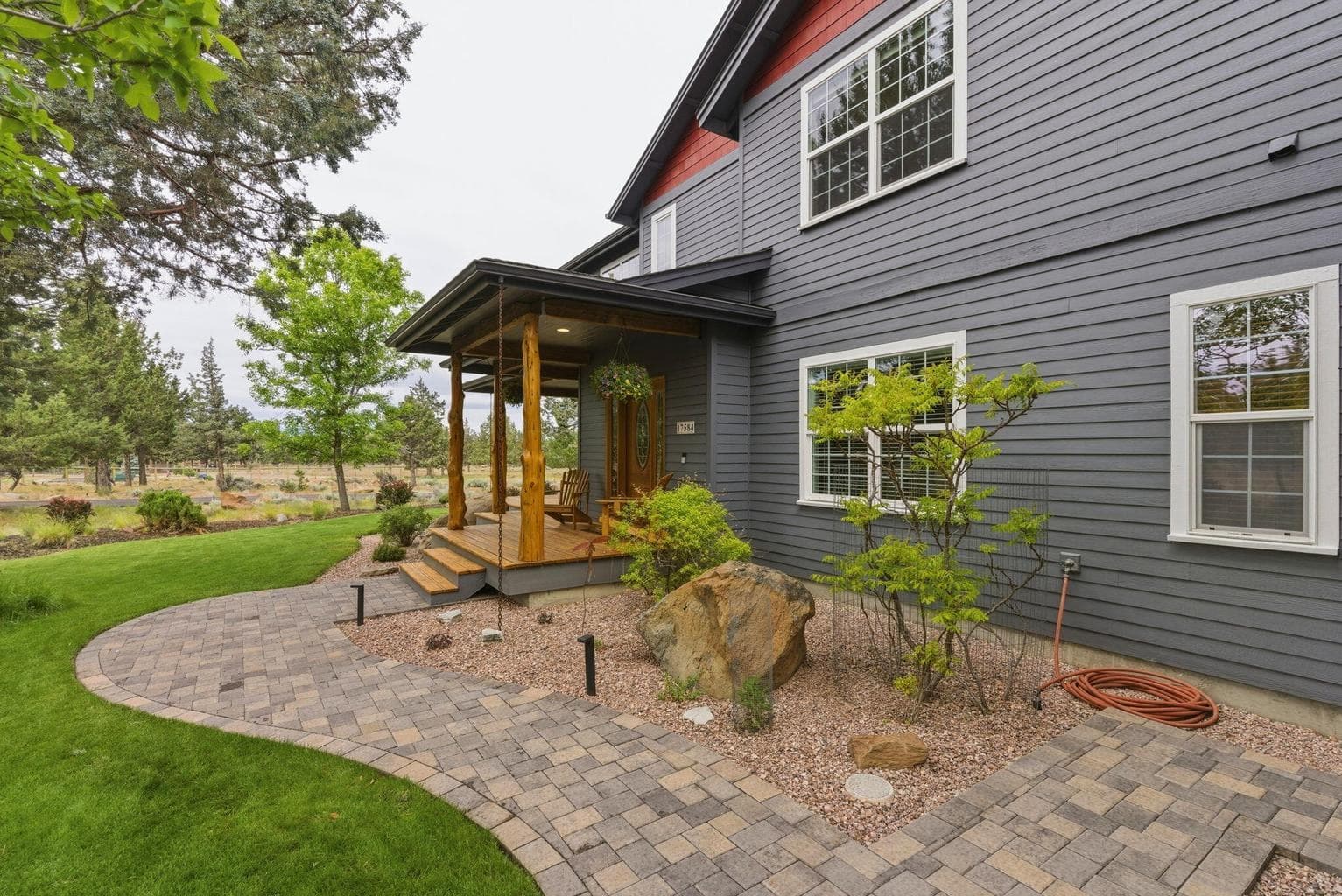 Photo of 17584 Mountain View Road 11 of 71