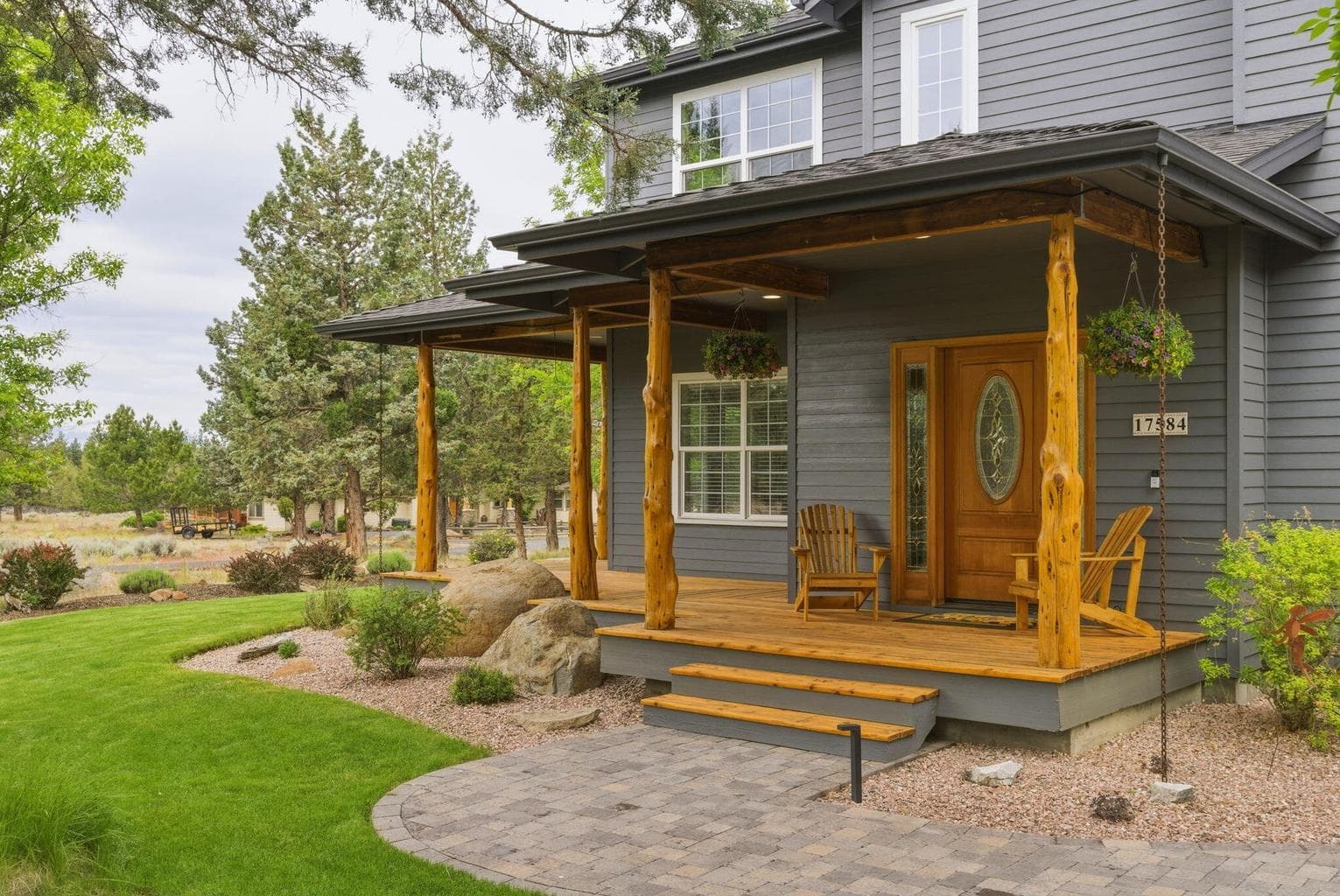 Photo of 17584 Mountain View Road 2 of 71