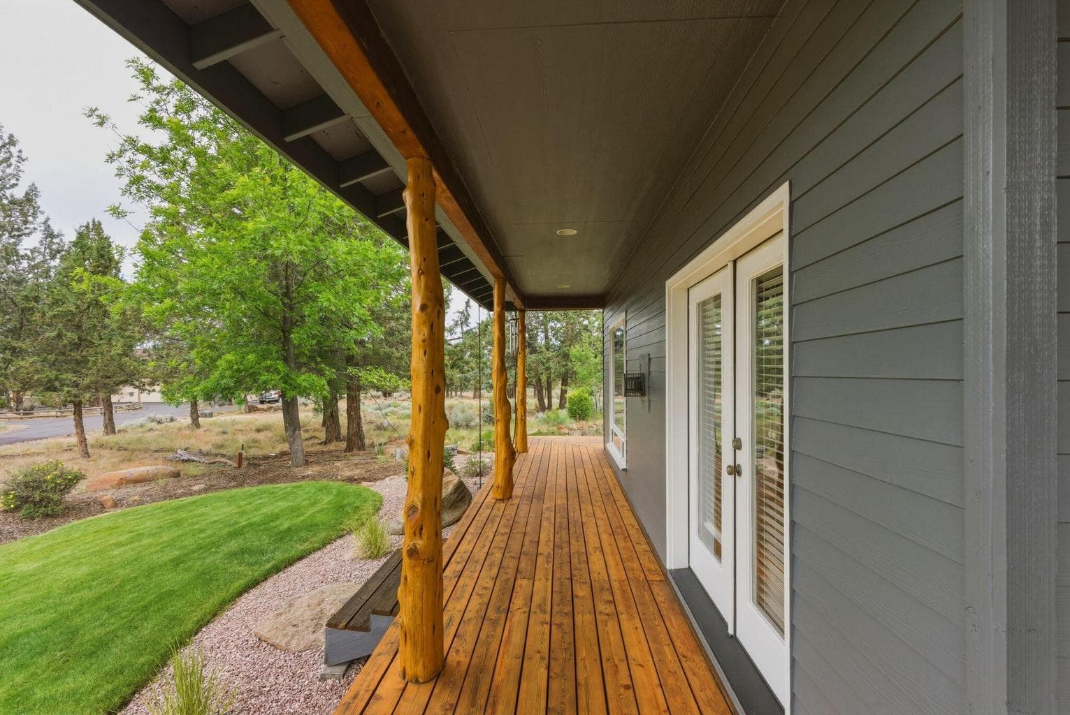 Photo of 17584 Mountain View Road 13 of 71