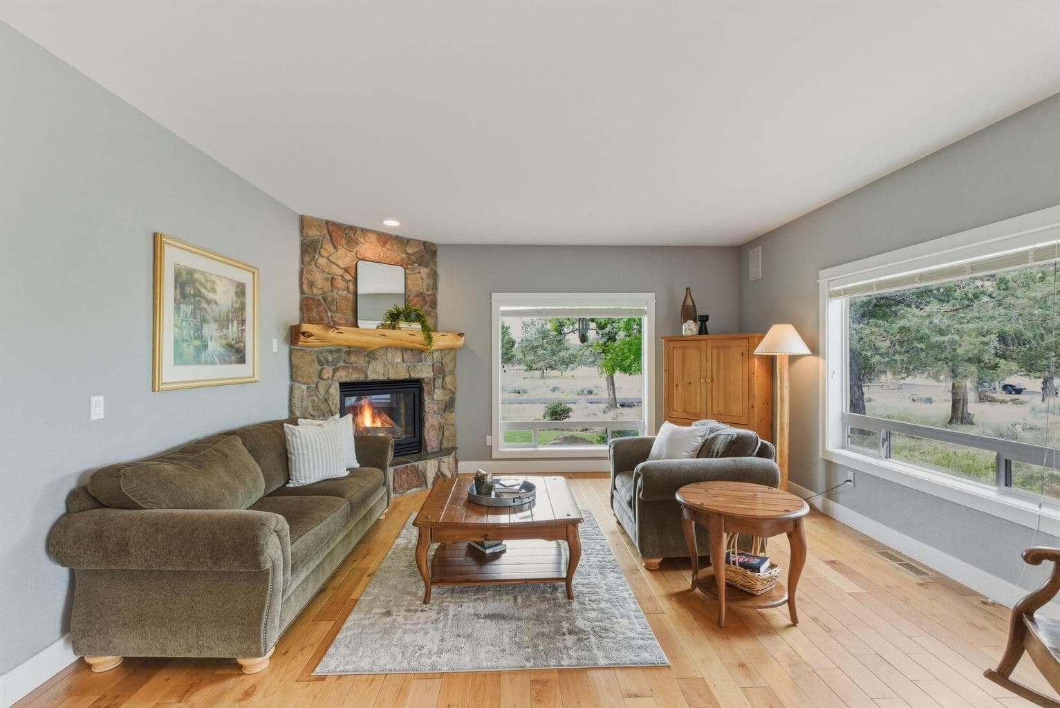 Photo of 17584 Mountain View Road 16 of 71