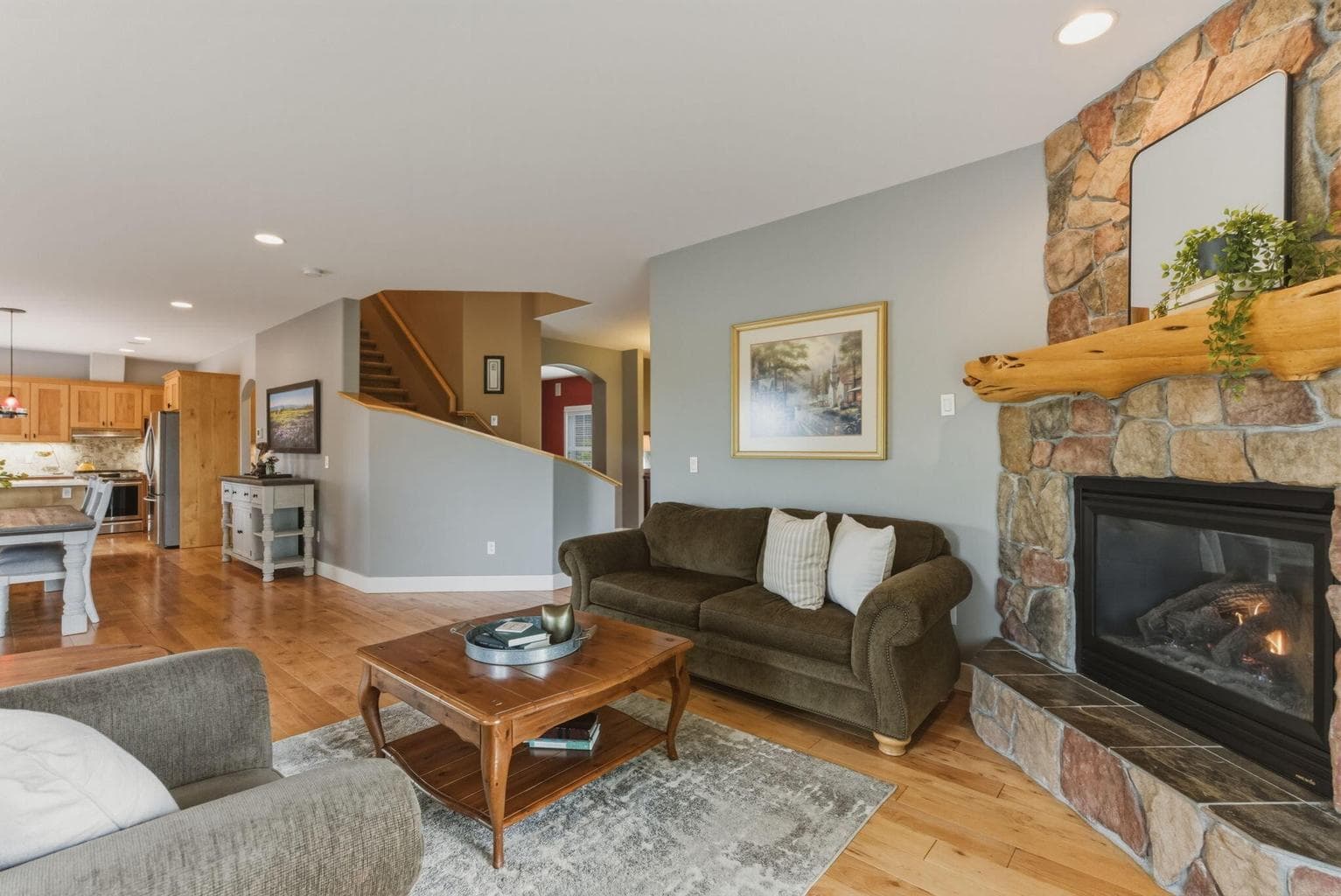 Photo of 17584 Mountain View Road 18 of 71