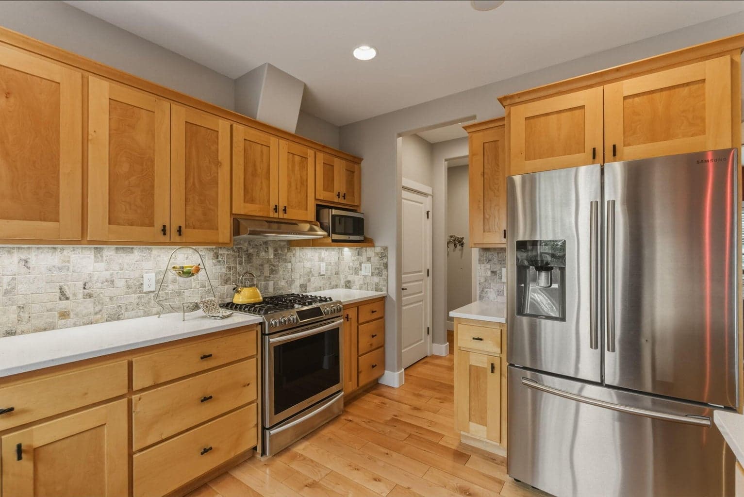 Photo of 17584 Mountain View Road 27 of 71