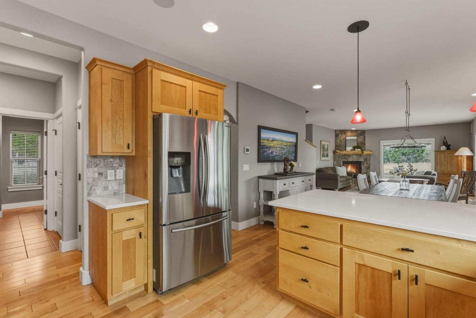 Photo of 17584 Mountain View Road 28 of 71