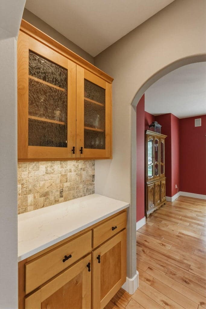 Photo of 17584 Mountain View Road 29 of 71
