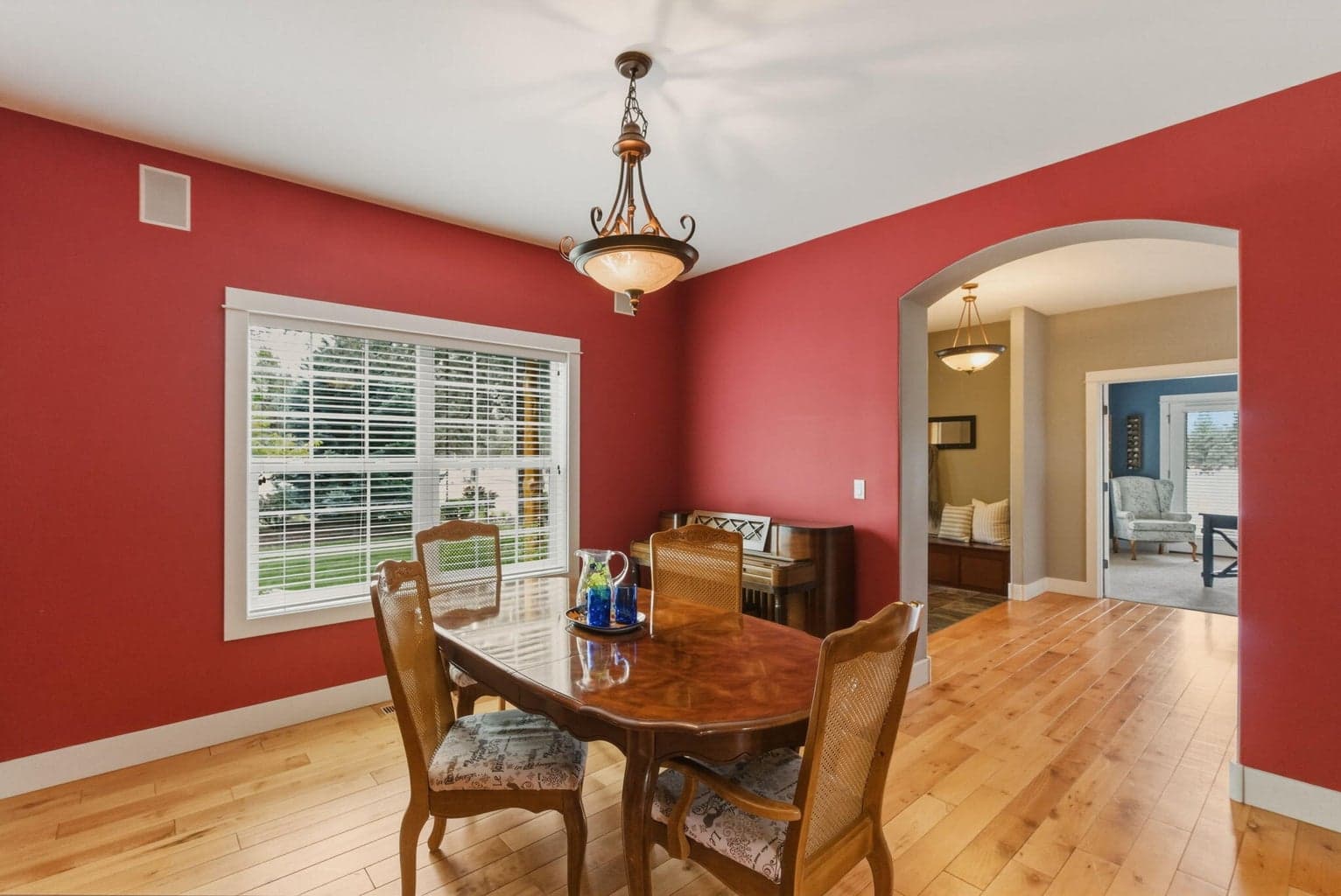 Photo of 17584 Mountain View Road 30 of 71