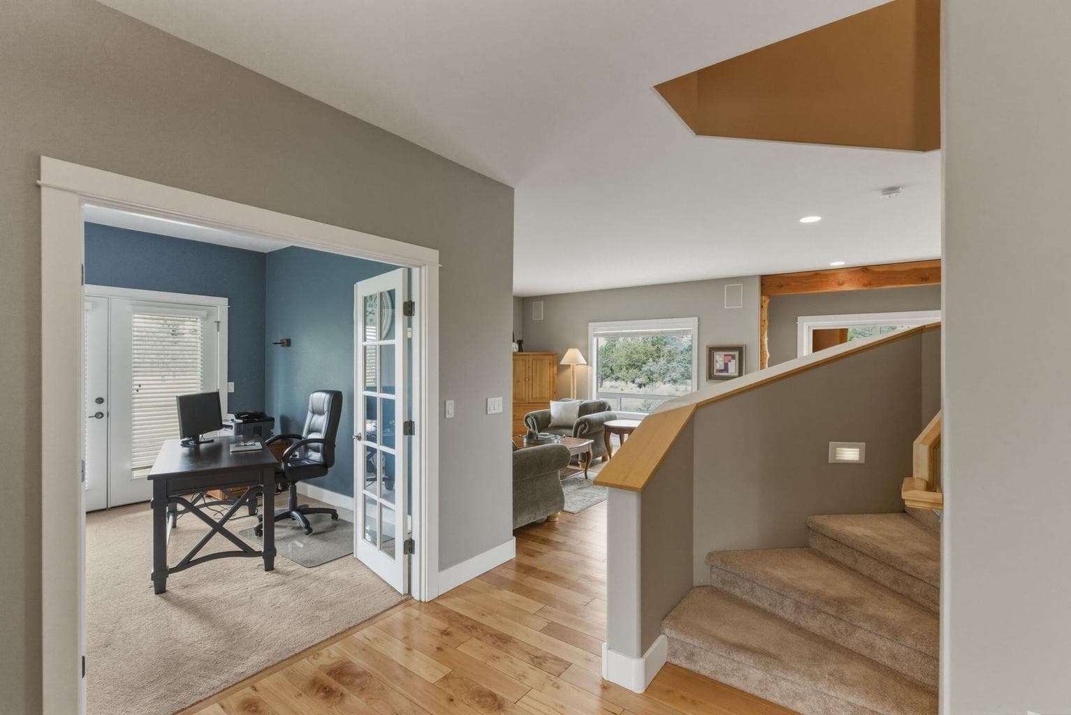 Photo of 17584 Mountain View Road 34 of 71