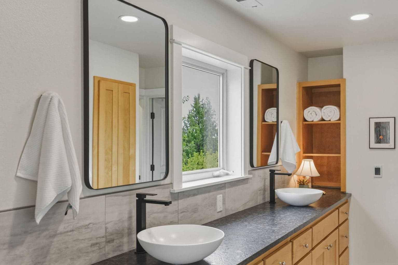 Photo of 17584 Mountain View Road 42 of 71