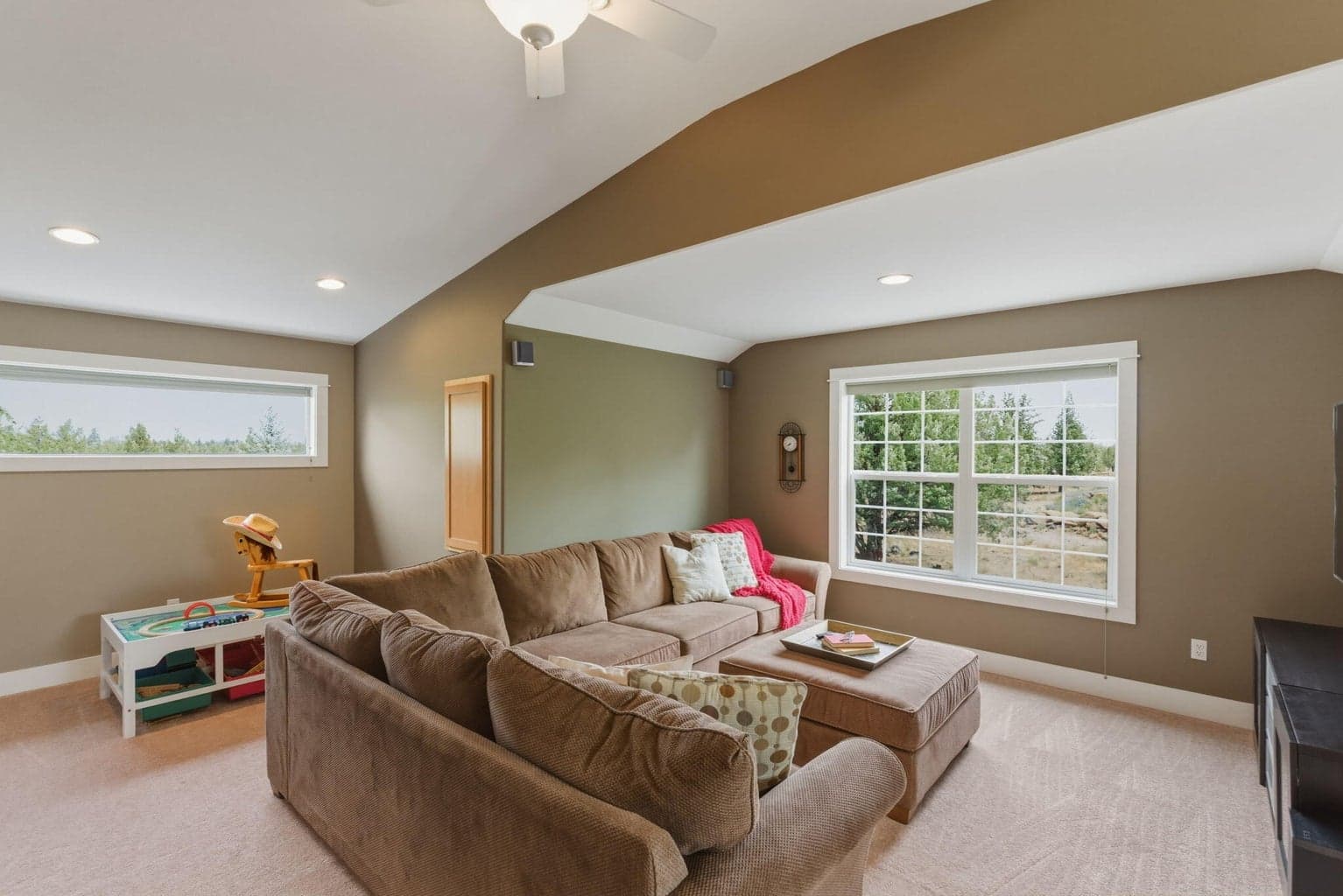 Photo of 17584 Mountain View Road 53 of 71