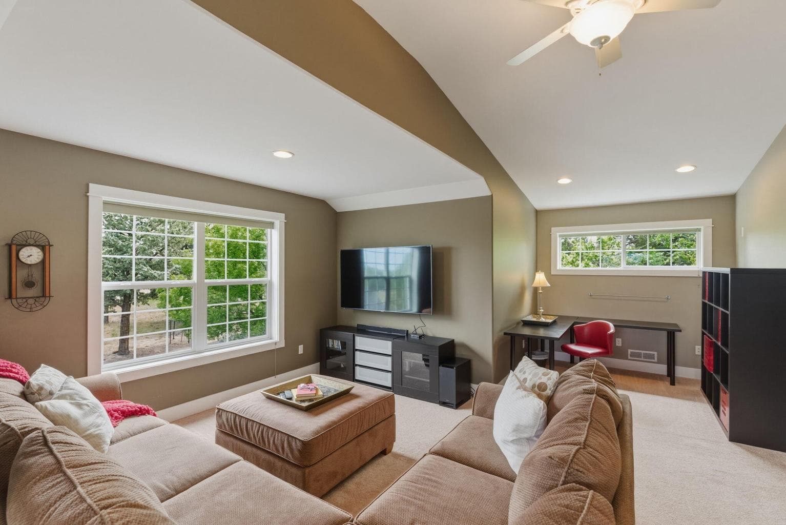 Photo of 17584 Mountain View Road 54 of 71