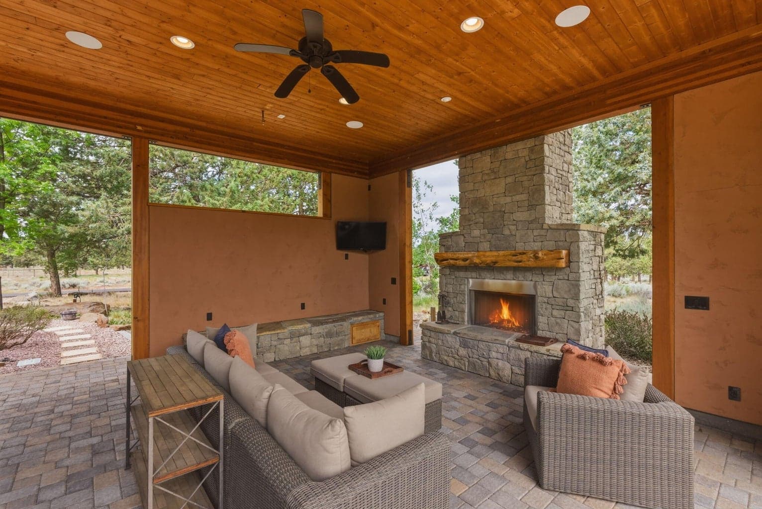 Photo of 17584 Mountain View Road 57 of 71