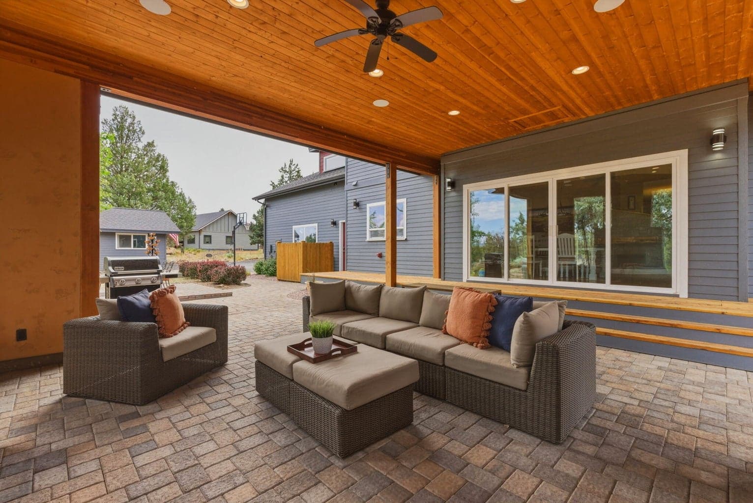Photo of 17584 Mountain View Road 22 of 71