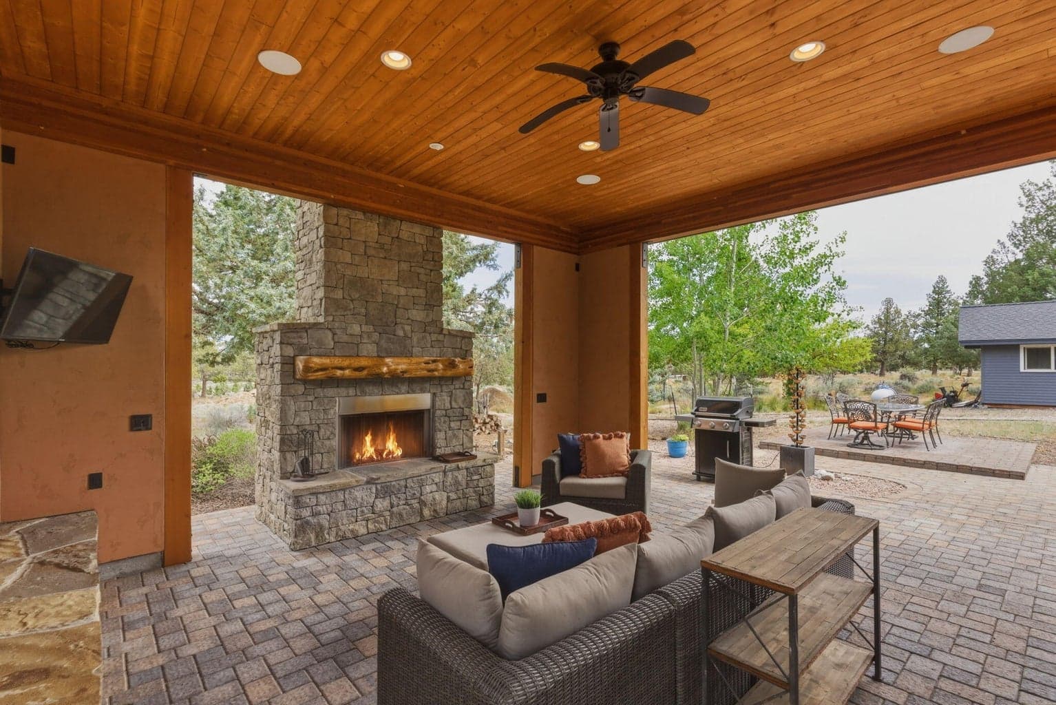 Photo of 17584 Mountain View Road 58 of 71