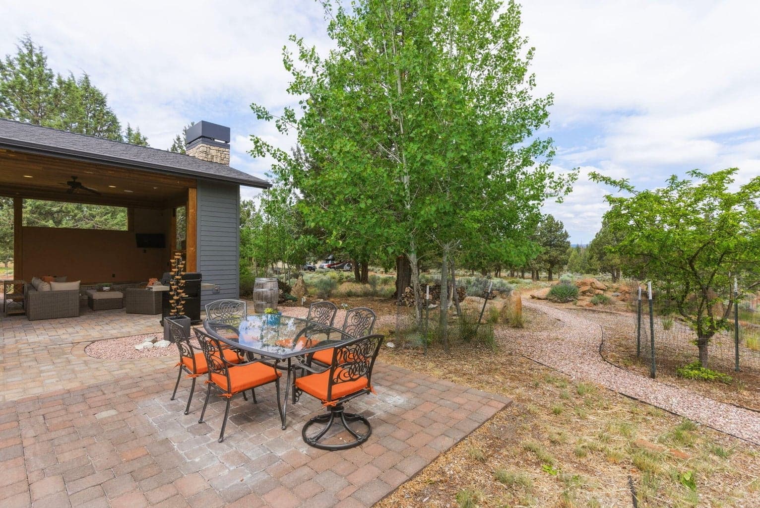 Photo of 17584 Mountain View Road 60 of 71