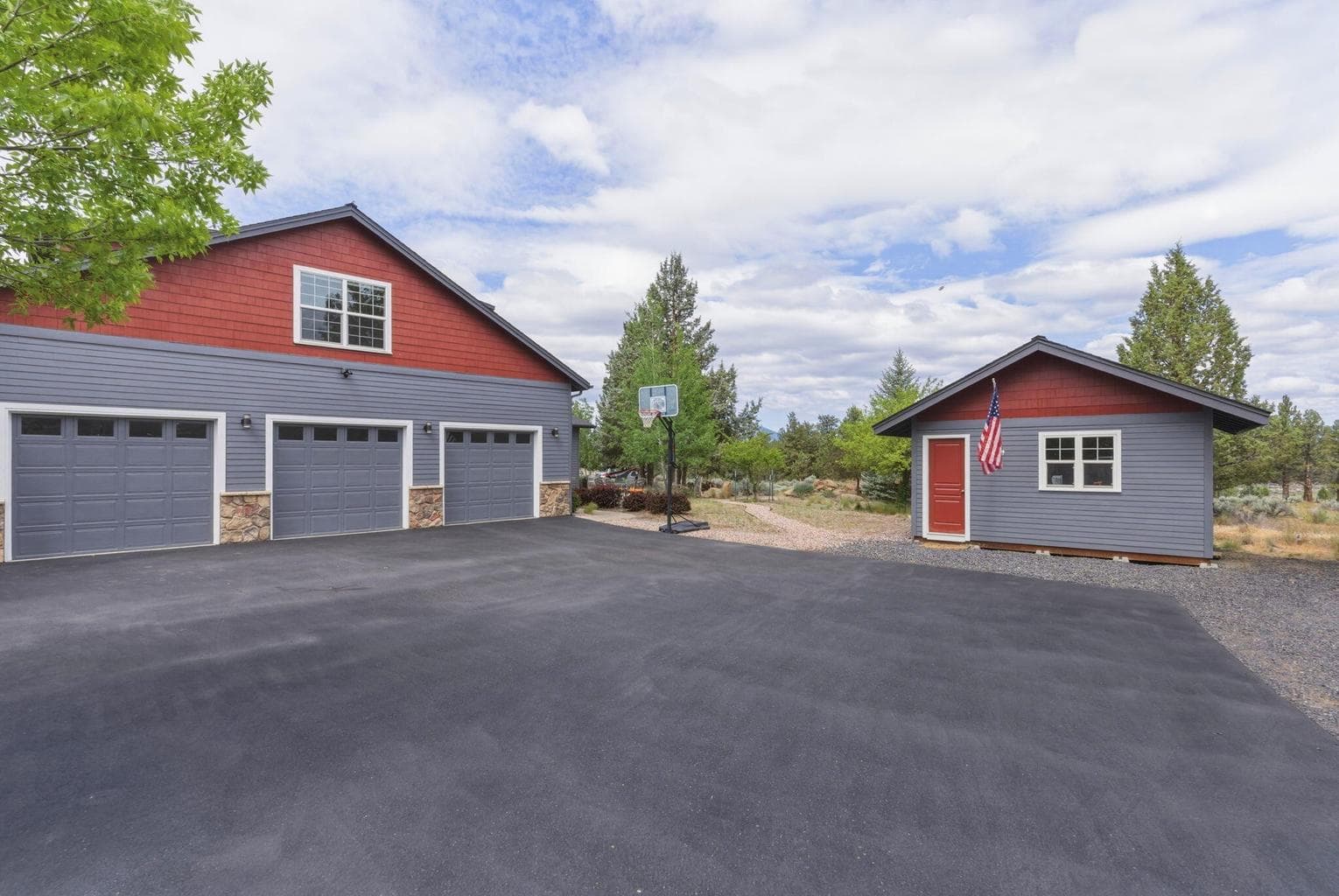 Photo of 17584 Mountain View Road 64 of 71