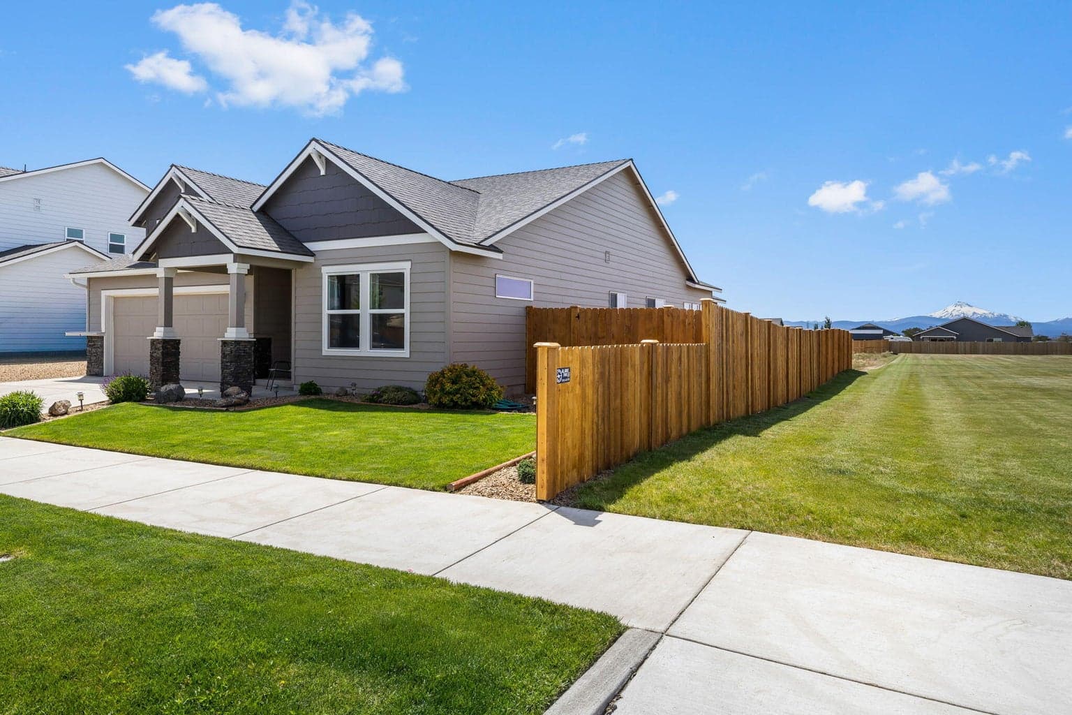 Photo of 1132 NW Golf Course Drive 28 of 35