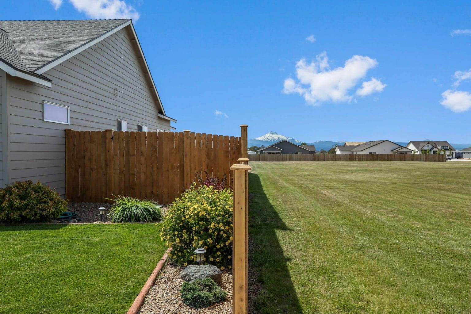 Photo of 1132 NW Golf Course Drive 29 of 35